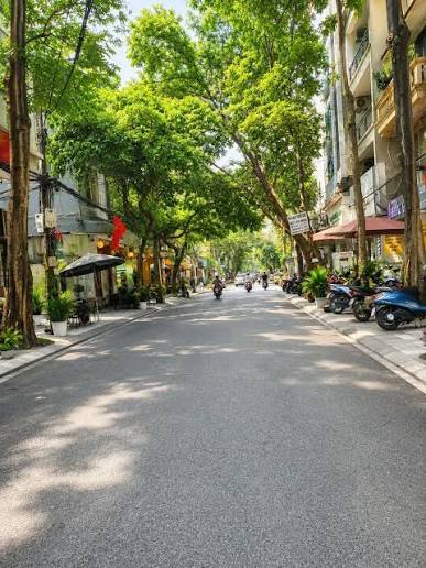 BÁN TÒA BUILDING 10 TẦNG MẶT PHỐ DƯƠNG KHUÊ DÒNG TIỀN 150TR/THÁNG LH 0984618308