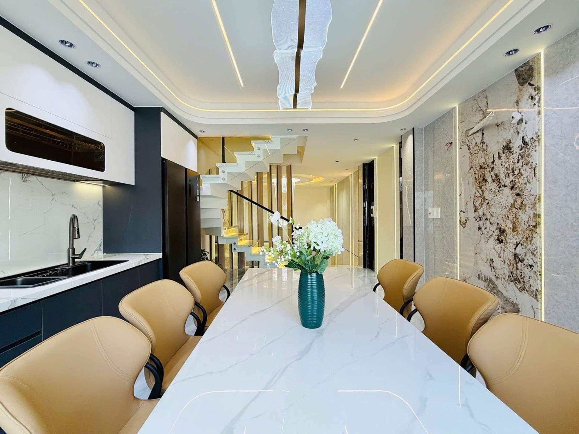 Nhà siêu đẹp ngang 4m ở Gò Vấp, nội thất xịn, giá rẻ