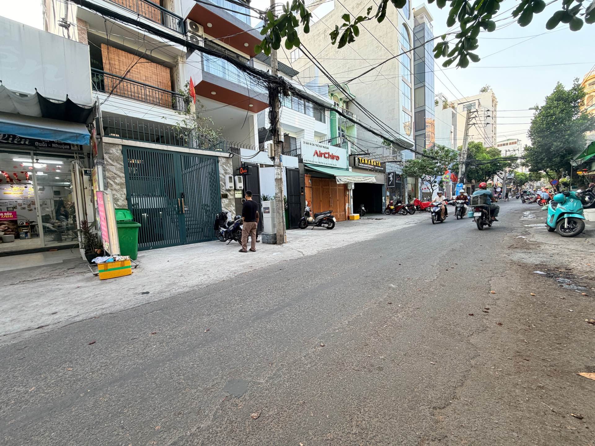 Bán đất tặng nhà - khu Phạm Viết Chánh giáp Q1 - DTCN 54m2 sát mặt tiền