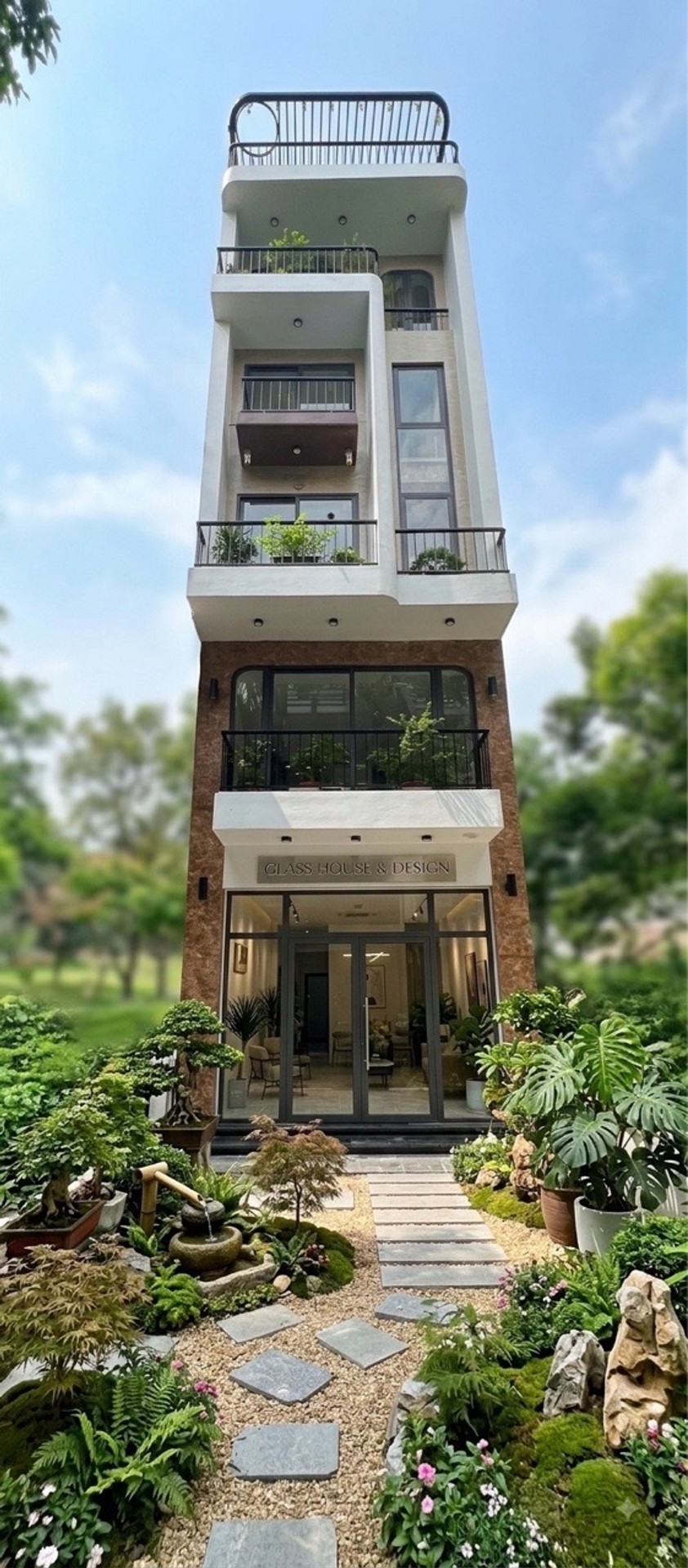Nhà 6 tầng mới xịn ở Đại Từ, thang máy tiện lợi