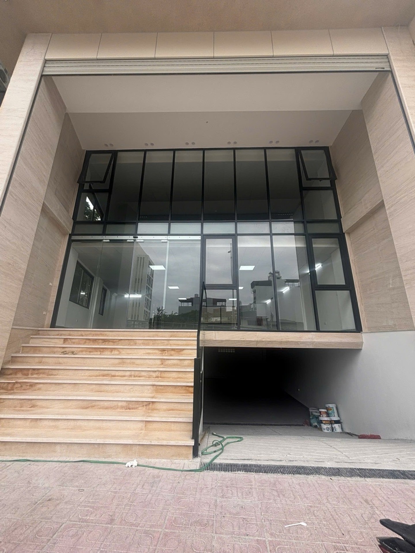 Building mặt phố Hồng Tiến- vip nhất Long Biên- 9 nổi 1 hầm- dòng tiền 180tr/tháng