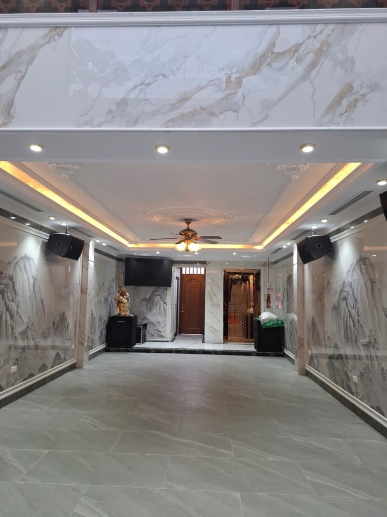 Nhà mặt phố đẳng cấp tại Phúc Lợi – Thiết kế hiện đại, vị trí vàng kinh doanh sầm uất