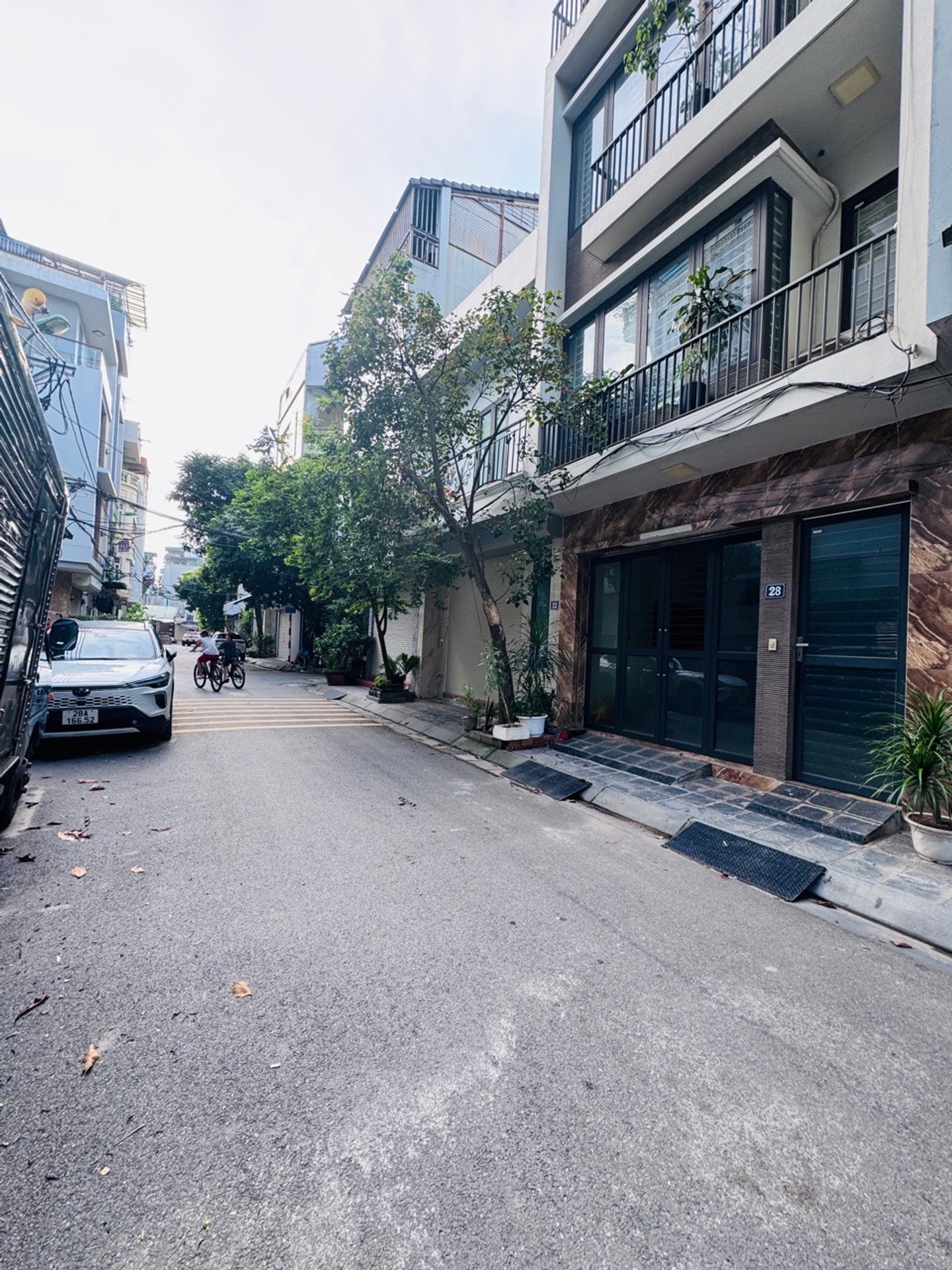 Bán bất chấp nhà Phân lô 4 tầng có gara, ô tô tránh rộng, vị trí thuận lợi tại Trần Đăng Khoa