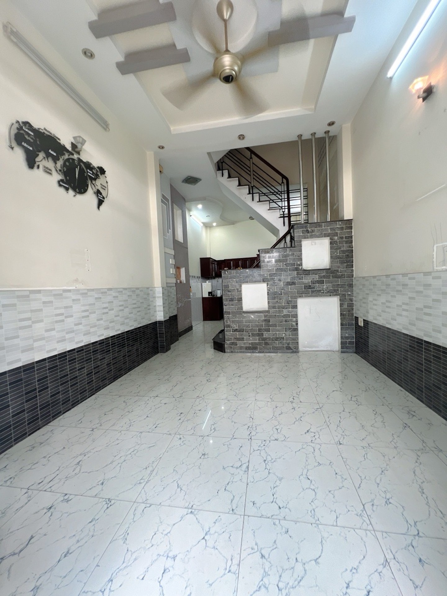 Nhà 4 tầng mới đẹp, hẻm 5m, tiện kinh doanh tại Tân Bình