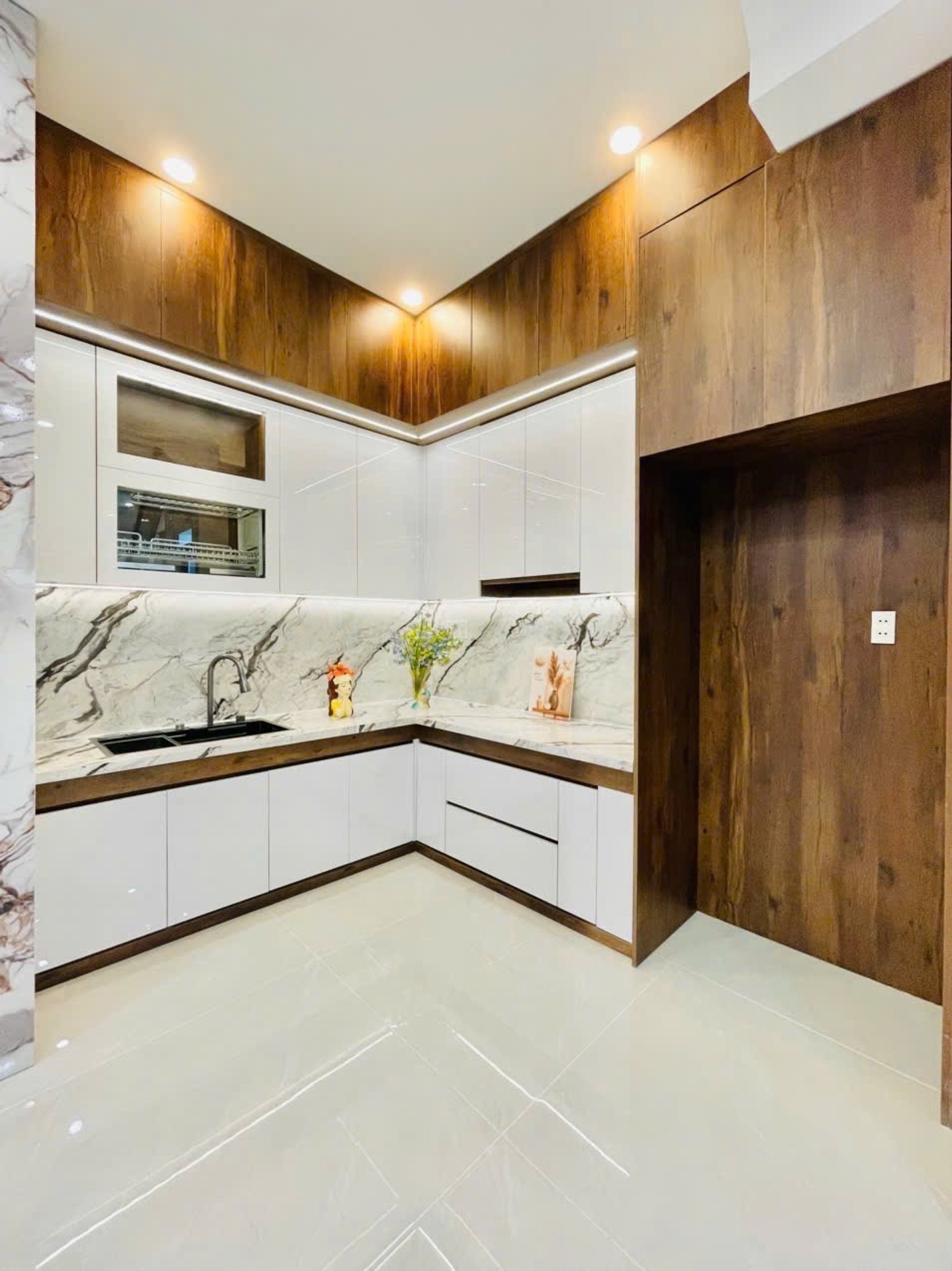 Bán nhà riêng 3 tầng 4PN tại Bình Trị Đông, Bình Tân, diện tích 55.9m2, giá 7.8 tỷ