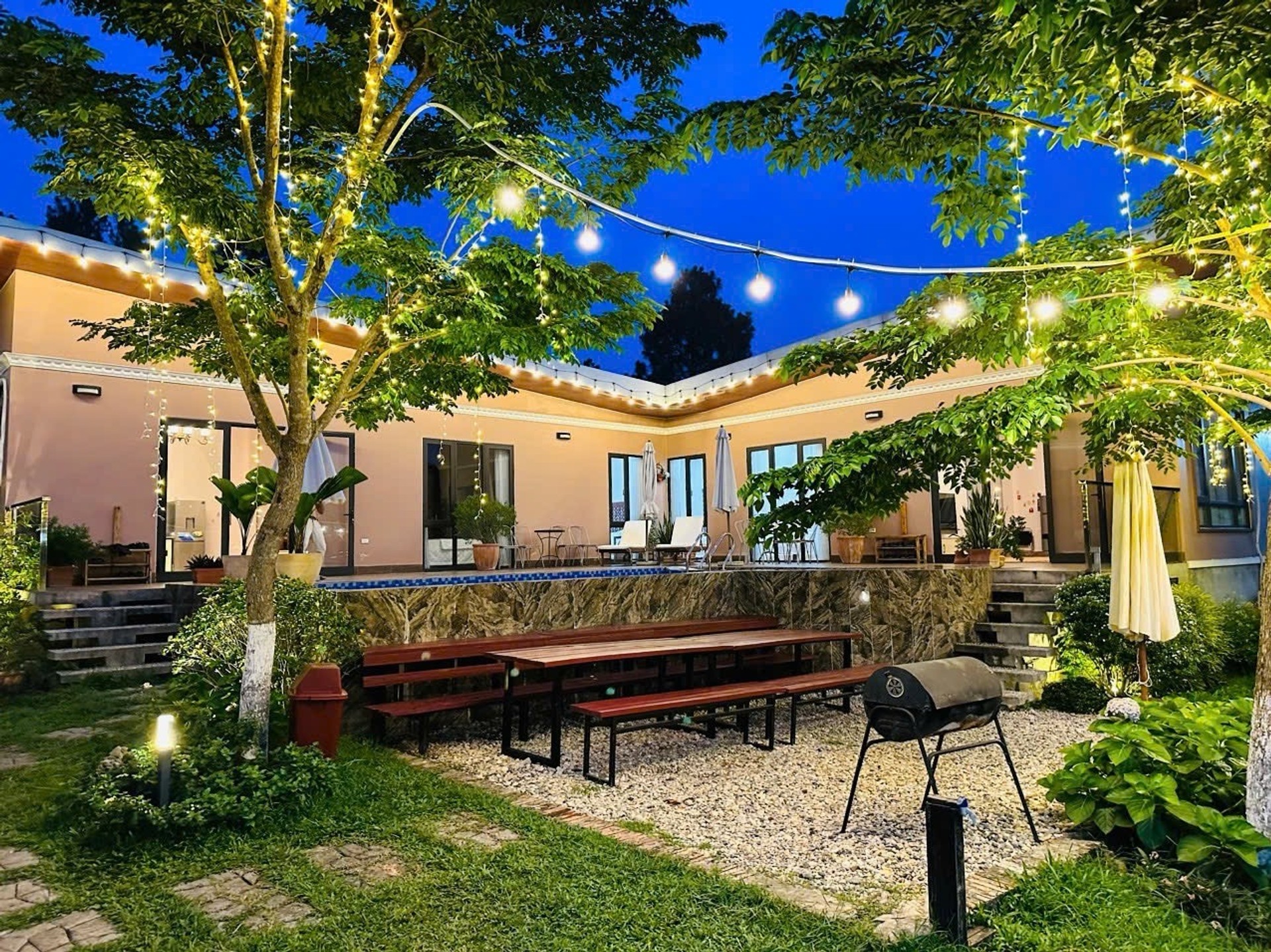 Bán villa nghỉ dưỡng 2040m2 tại Kim Anh, Sóc Sơn, có hồ bơi