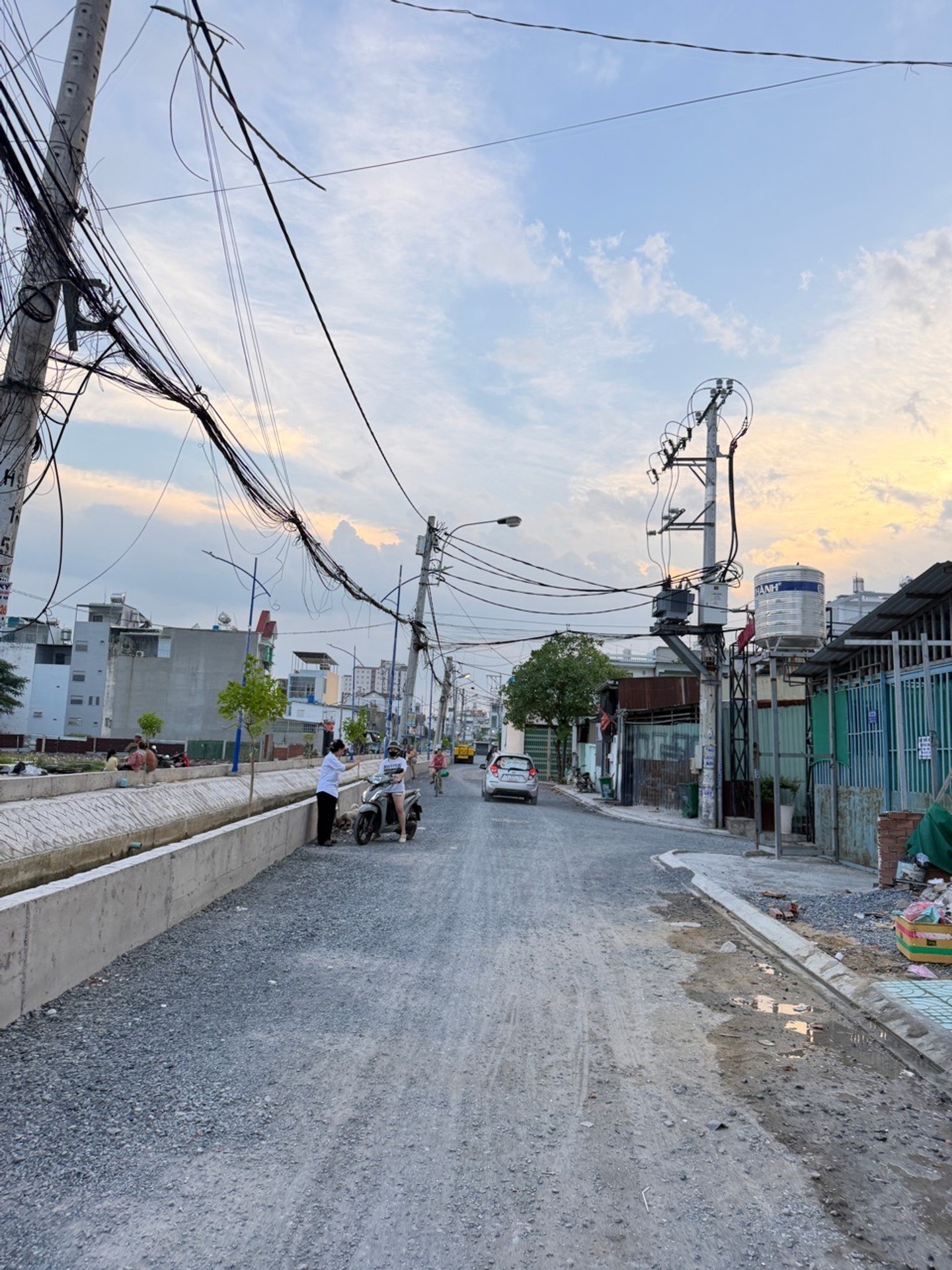 224 m _ 176m thổ cư ngang 5 đường lớn _ chỉ 36 tr / m xây căn hộ dịch vụ quá đẹp