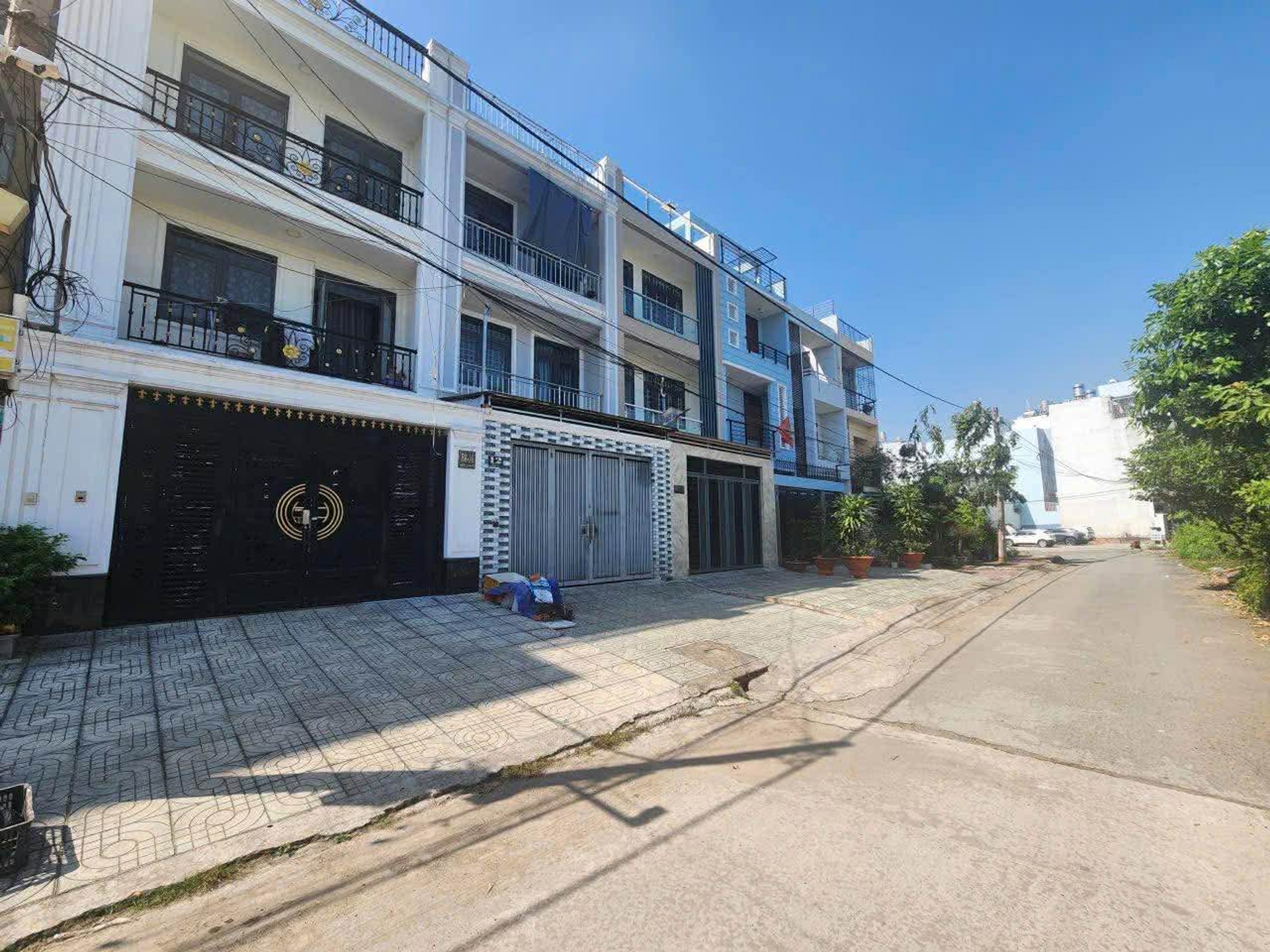 Bán nhà mặt phố đường Số 1, quận dân trí cao, diện tích 95m2, 4 tầng, pháp lý rõ ràng