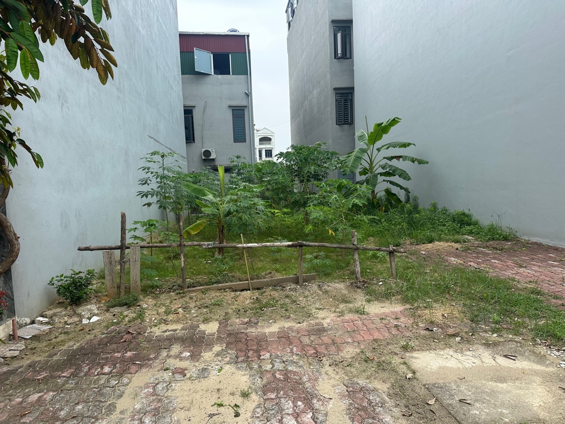 Bán đất trung tâm phường Kinh Bắc thành phố Bắc Ninh. Cạnh đường h100 ra Vin Hòa Long