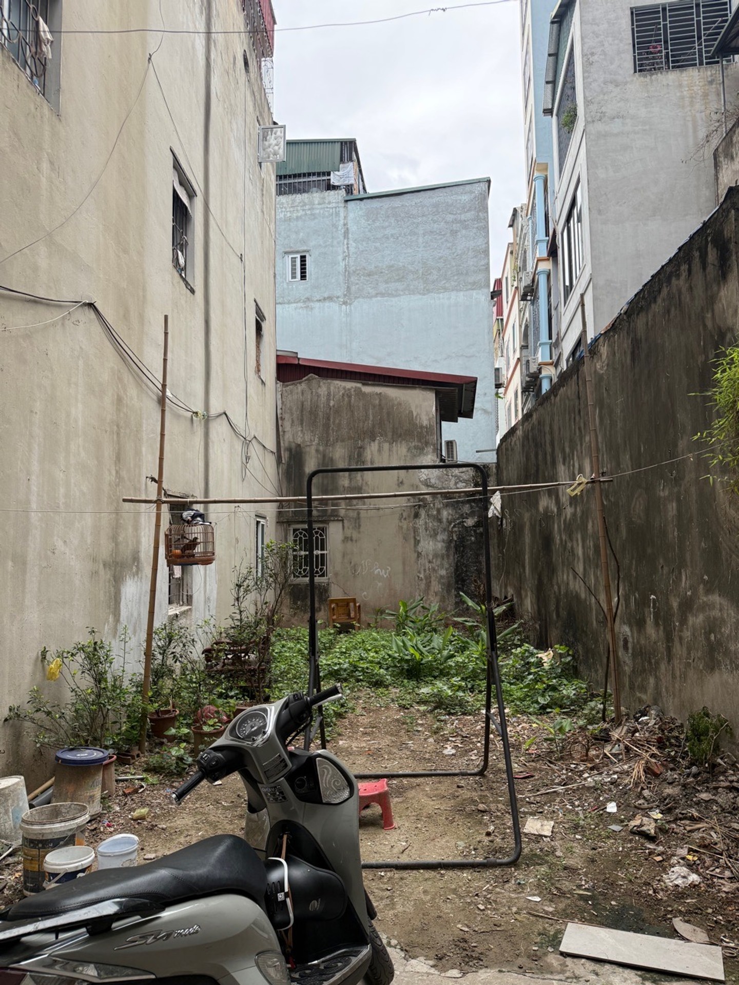 Bán đất Kim Giang 51.7m2, giá hạt rẻ, khu vực phát triển, vị trí đẹp, gần phố, mặt ngõ thông, kd.