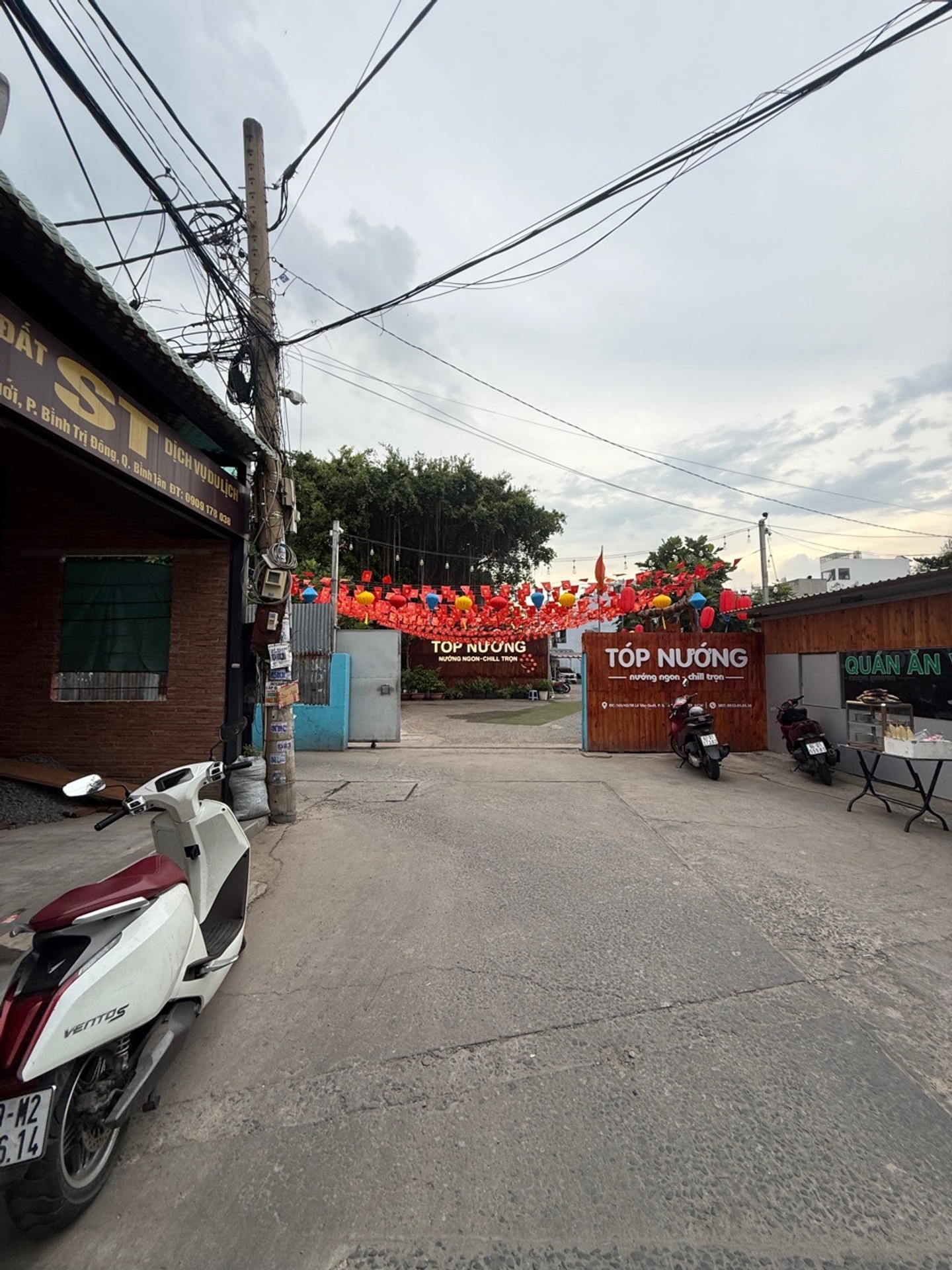 Nhà lô góc 2 mặt tiền, hẻm xe hơi Bình Trị Đông, giá 3.3 tỷ