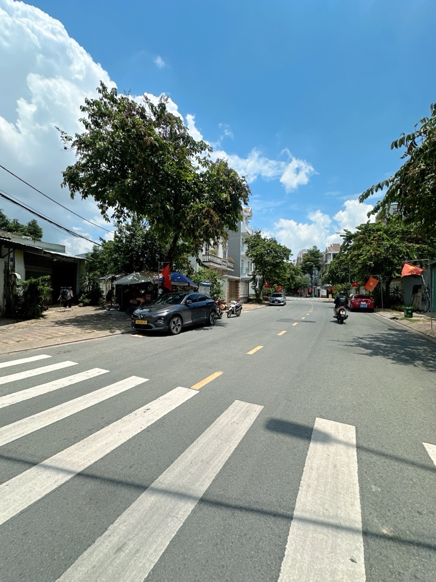 Bán nhà hẻm xe hơi lê văn việt tăng nhơn phú A q9, 55m2, ngang 4,3 nhỉnh 4 tỷ TL, Sổ riêng ở ngay