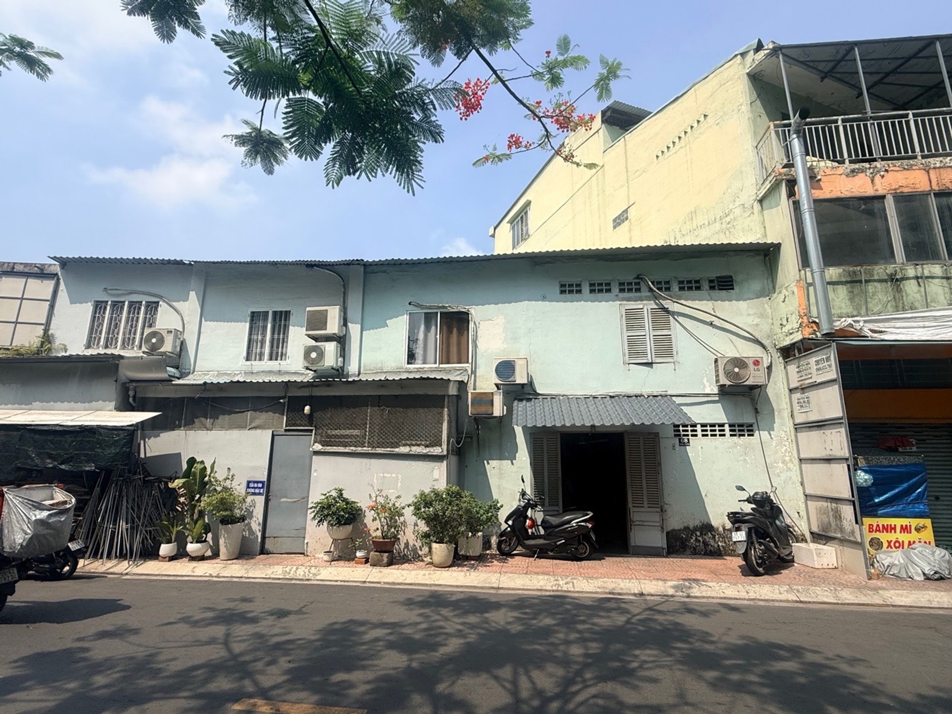 Nhà mặt phố 2 tầng 85m2 tại phường Đức Nhuận, Phú Nhuận, giá tốt