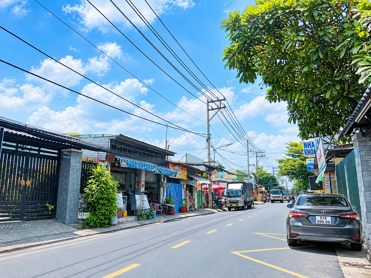 Nhà phố 3 tầng phong cách hiện đại, vị trí đắc địa sát chợ Đại Hải