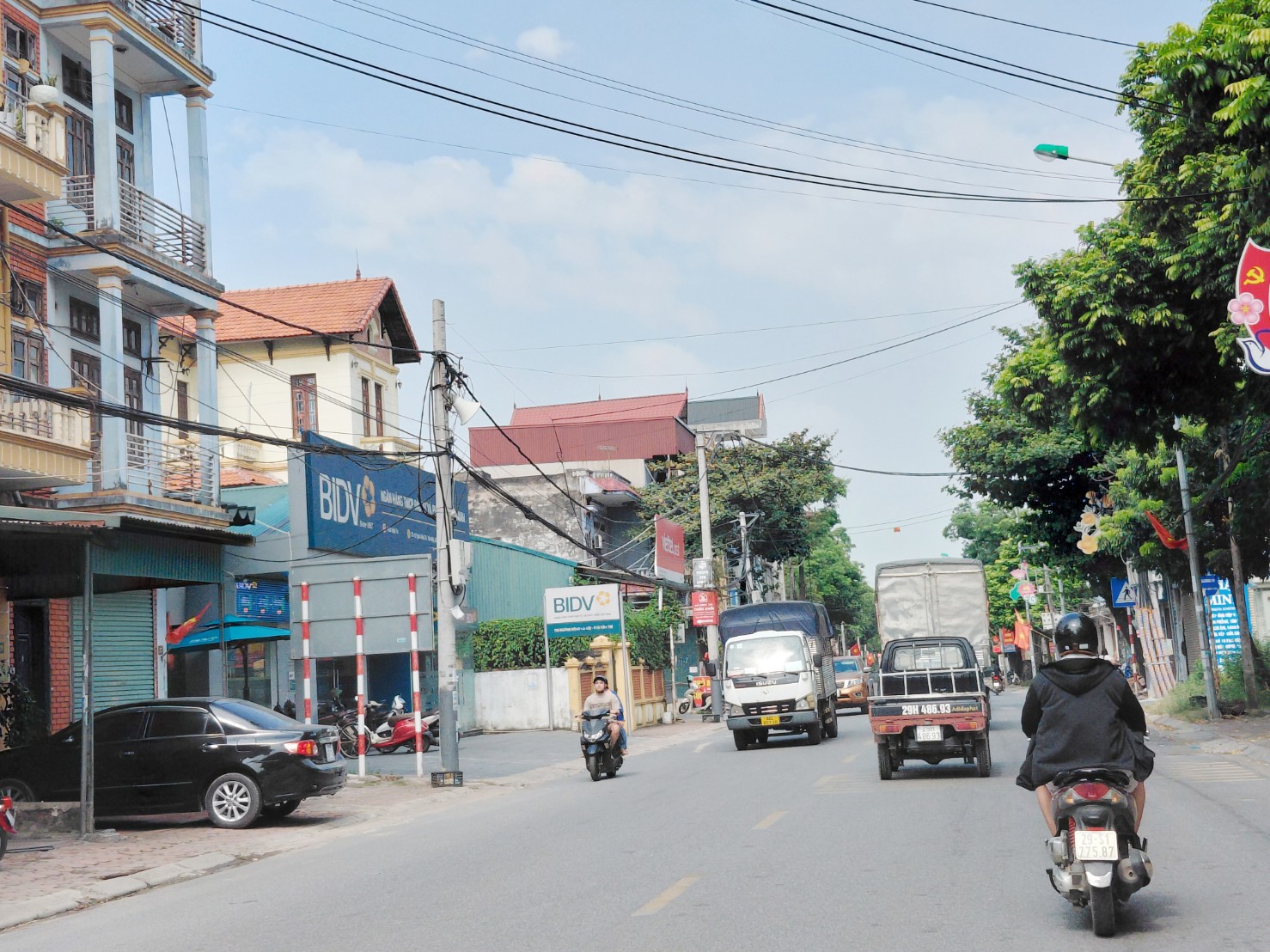 🔥HIẾM - 5 TỶ - SẴN NHÀ 3 TẦNG - MẶT PHỐ VÂN TRÌ – VỈA HÈ RỘNG - KINH DOANH CỰC TỐT - ĐƯỜNG 23B
