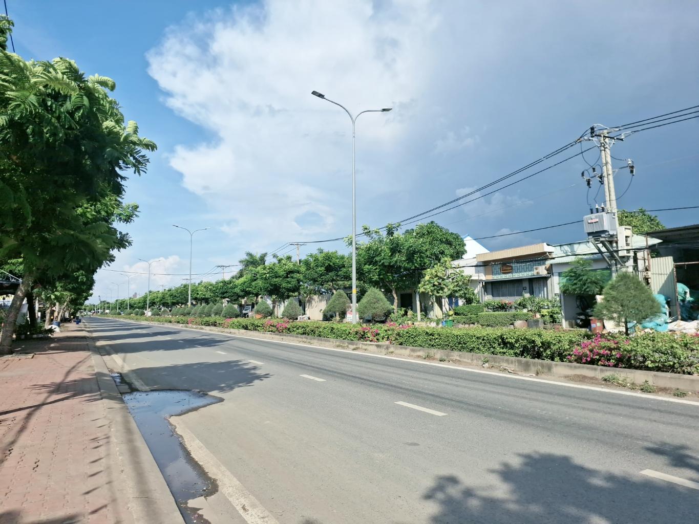 Bán nhà mặt phố gần KCN Hiệp Phước, xã Hiệp Phước, Nhà Bè, mặt tiền rộng 20.4m