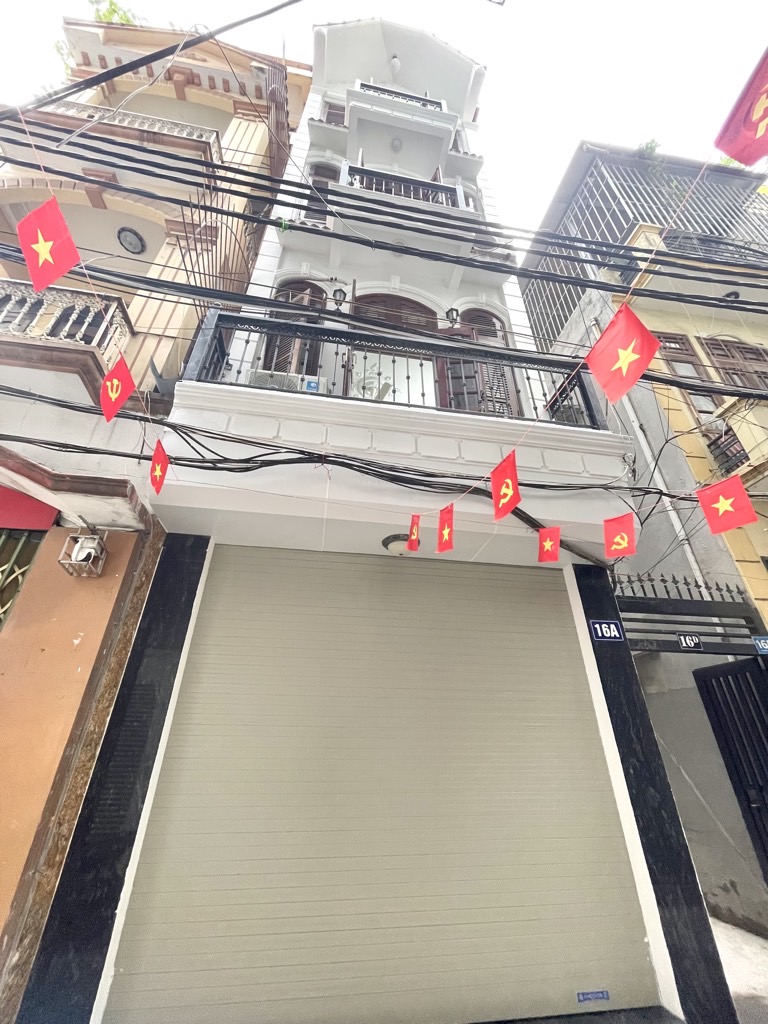 Bán nhà riêng lô góc 3 mặt ngõ tại quận Cầu Giấy, 41.6m2, ngõ ô tô, pháp lý rõ ràng