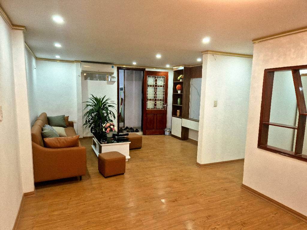 Bán căn hộ chung cư 2 tầng tại xã phường Thái Thịnh với thiết kế 5-6 phòng ngủ rộng rãi