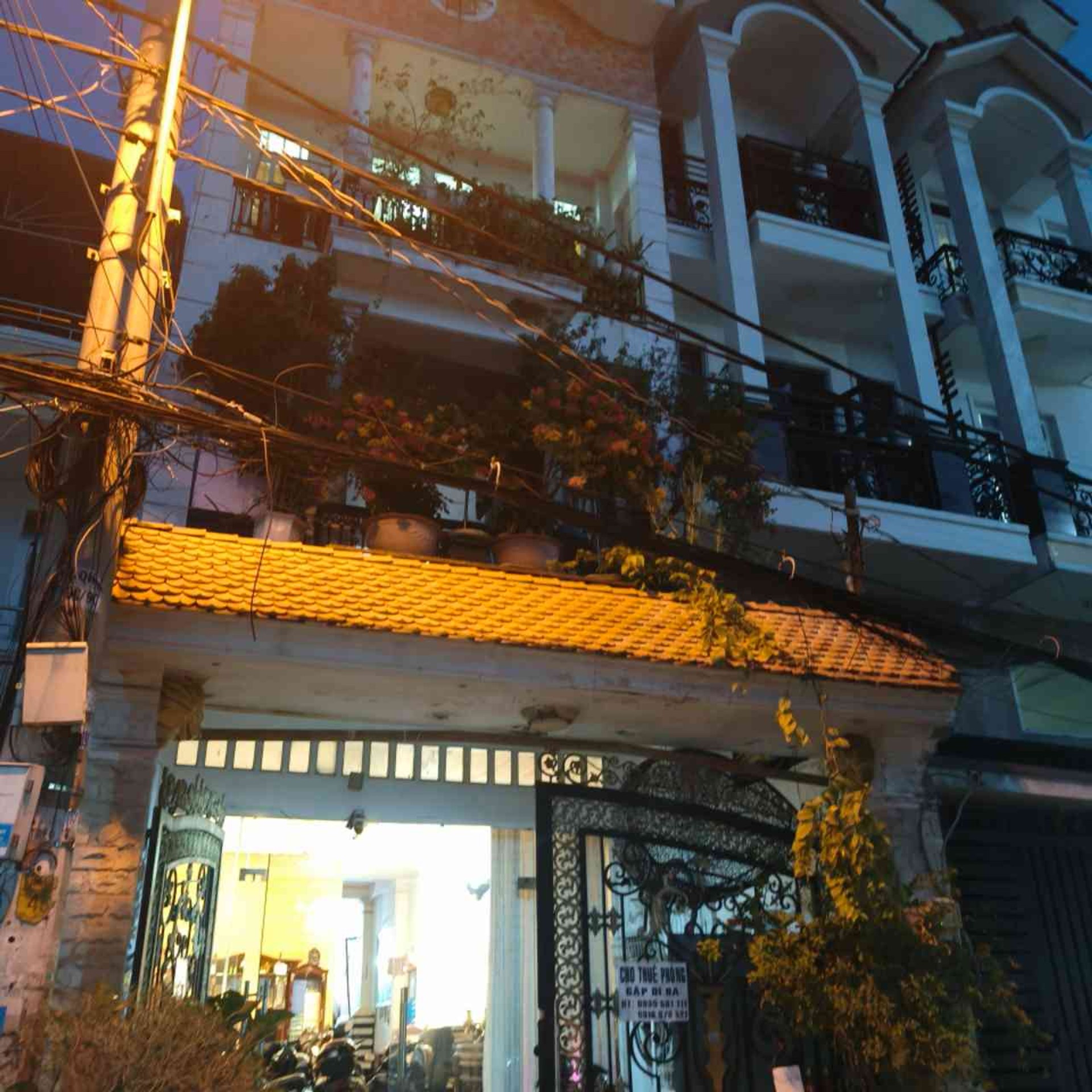 DƯƠNG QUẢNG HÀM – NGANG 5M – HXH – Ô TÔ NGỦ TRONG NHÀ

📐 5×25m | Trệt + 3 lầu + sân thượng