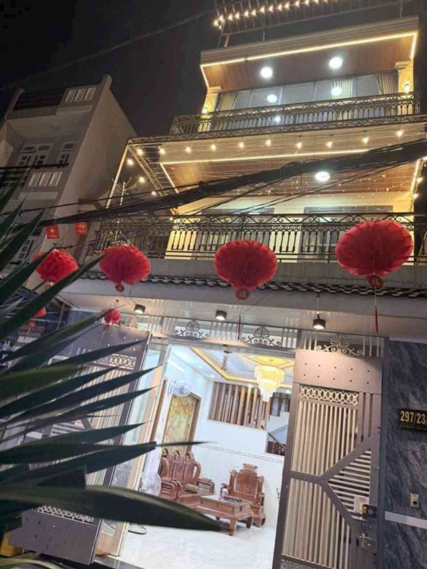 Bán nhà 3 tầng hẻm xe hơi, gần emart Phan Huy Ích, Quang Trung