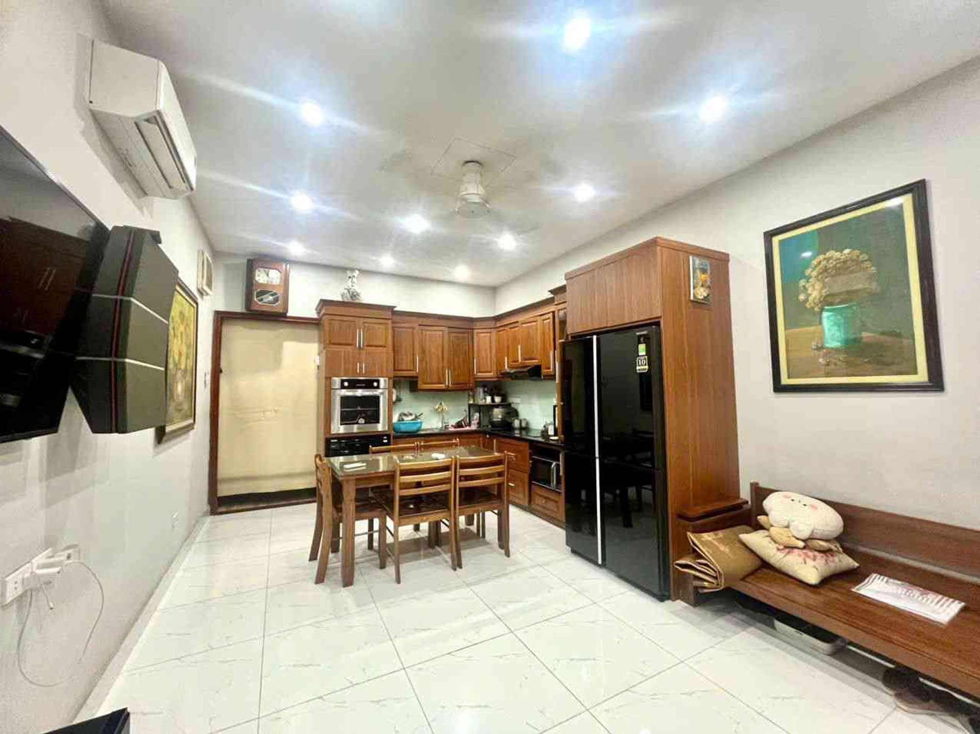Bán nhà riêng 3 tầng, dt ~50m tại Minh Khai, ngõ rộng, gần Viện Trường, chợ, giá nhỉnh 11tỷ