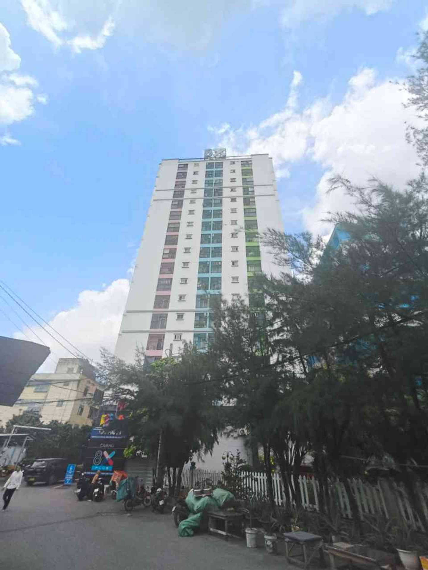 Bán Căn hộ 8x Plus , 77M2, 2PN, SHR Chỉ 48 triệu/ m, Quá rẻ ...Hot...hot