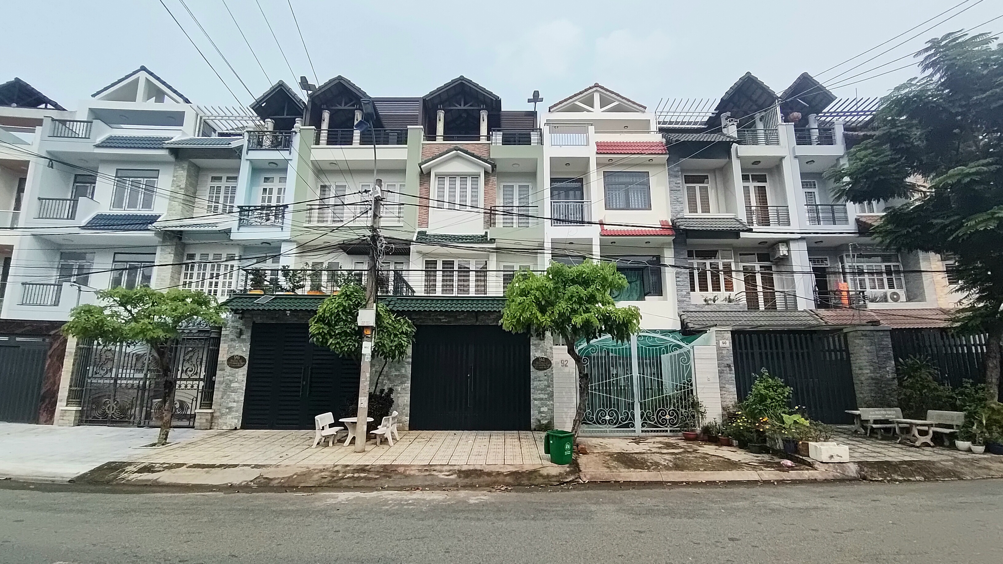 BÁN NHÀ ĐẸP MẶT PHỐ 110m² RỘNG 6m, 4 TẦNG, TRỊNH QUANG NGHỊ P.BÌNH ĐÔNG Q.8, 9 TỶ