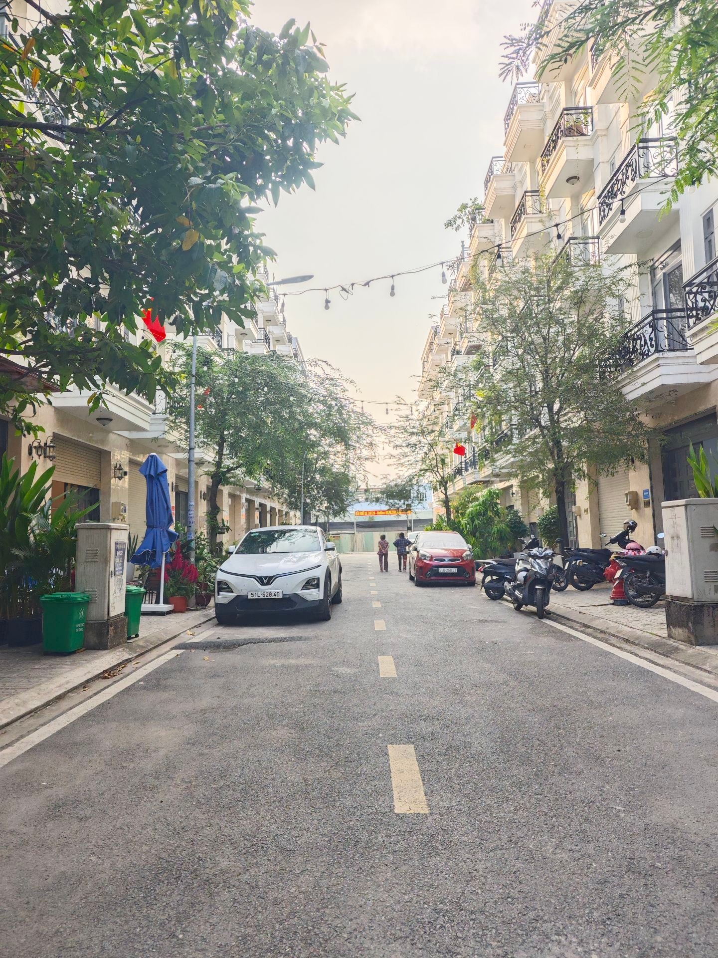 Bán nhà 5 tầng 6 phòng ngủ khu phân lô, view sông, giá 6.3 tỷ