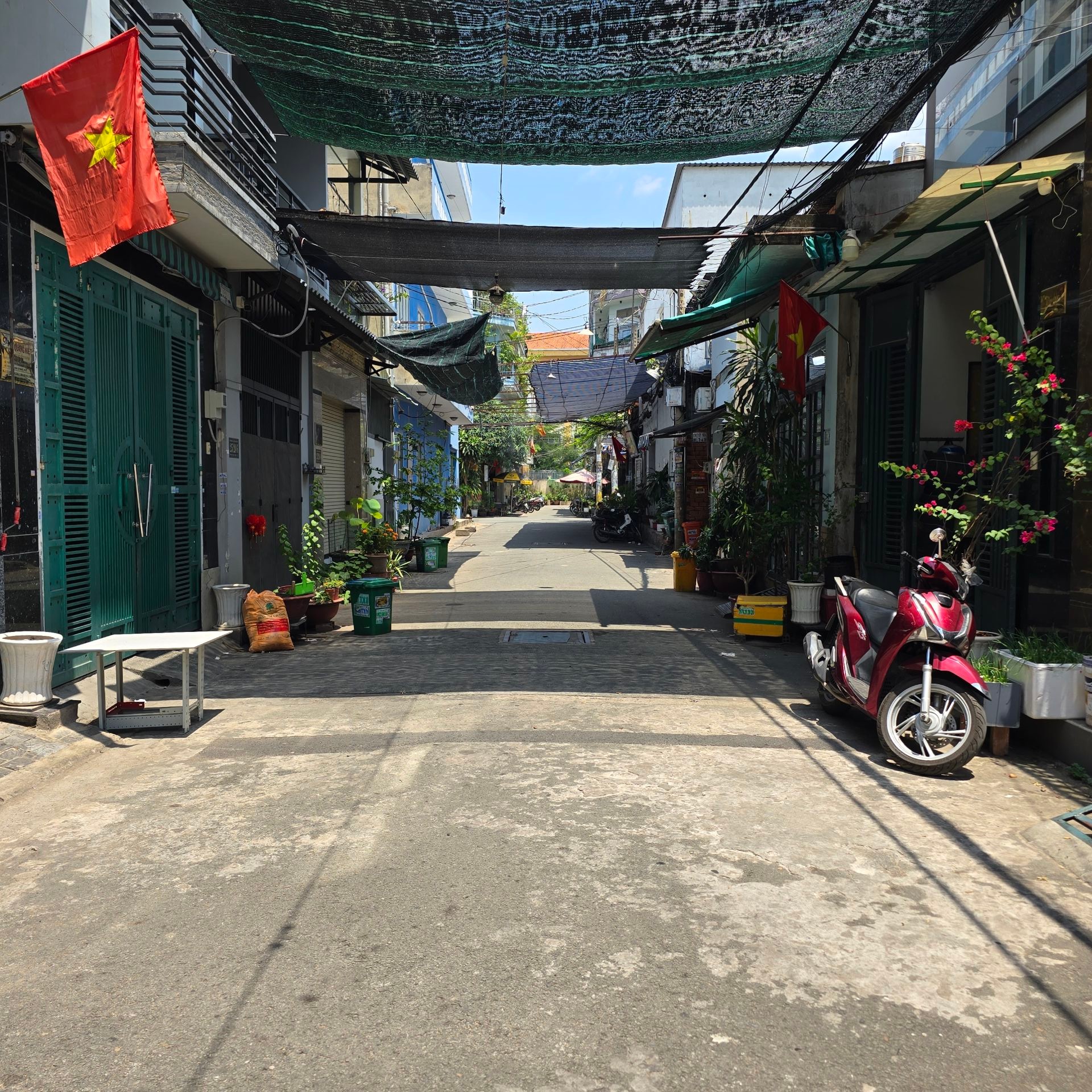 BÁN NHÀ ĐƯỜNG PHẠM ĐĂNG GIẢNG BÌNH TÂN. GIÁP TÂN PHÚ. GIẢM CHÀO . HẺM XE HƠI TRÁNH NHAU.