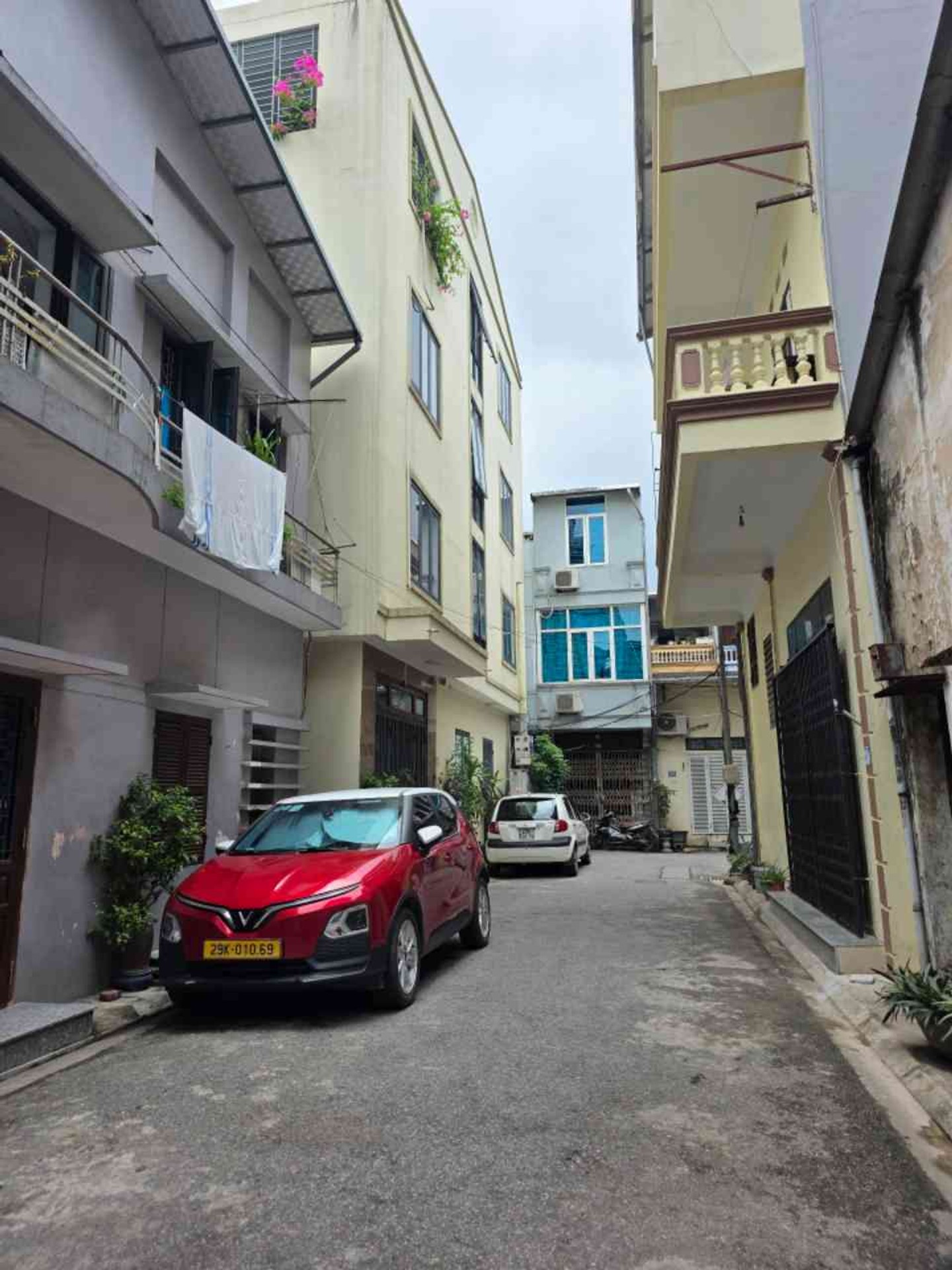 Nhà 6 tầng có thang máy tại phố Nguyễn Văn Cừ, Long Biên, Hà Nội. Chìa khóa trao tay