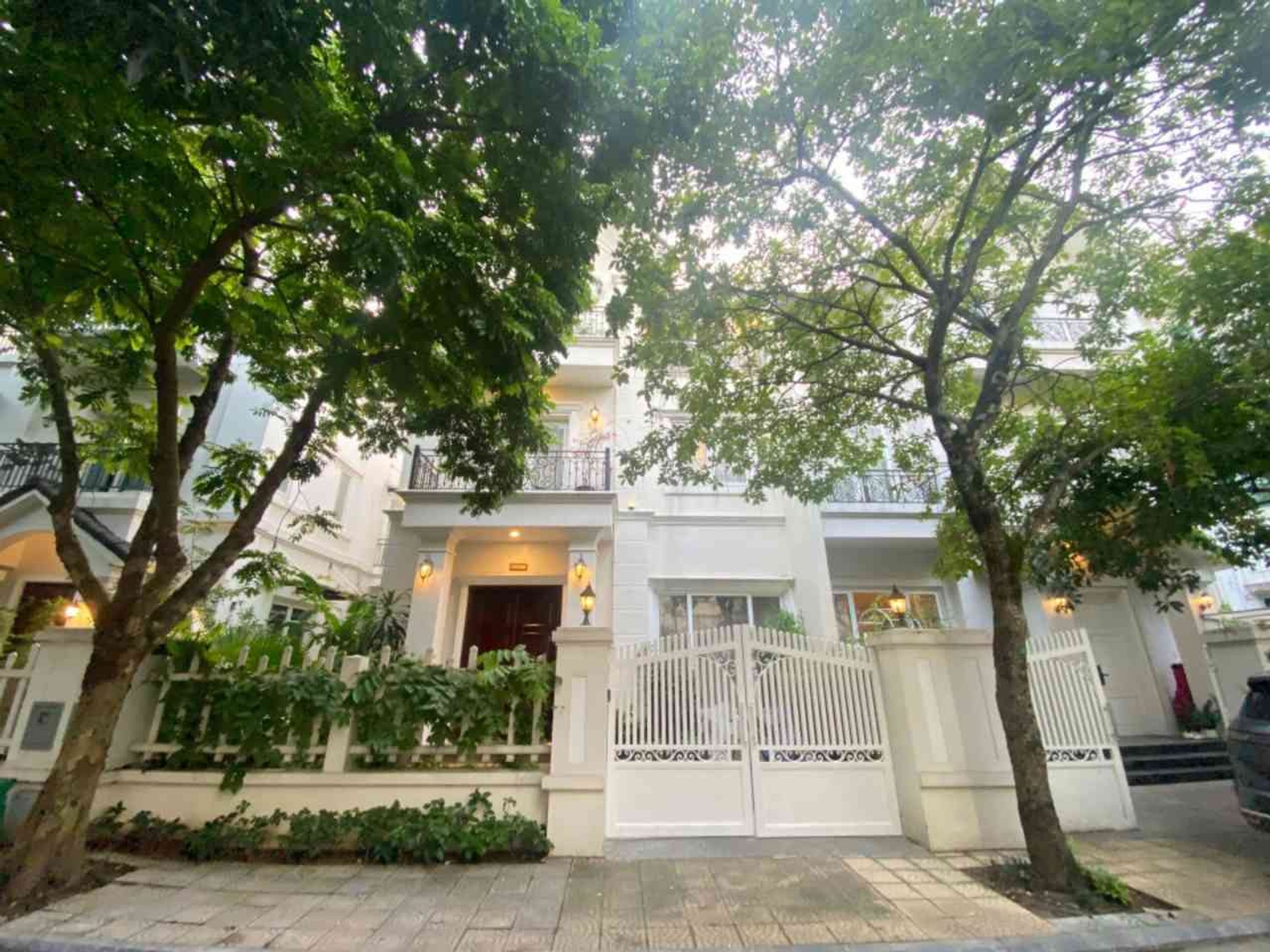 Biệt thự đẳng cấp ven sông Anh Đào - Tinh hoa sống thượng lưu- Vinhomes RiverSide