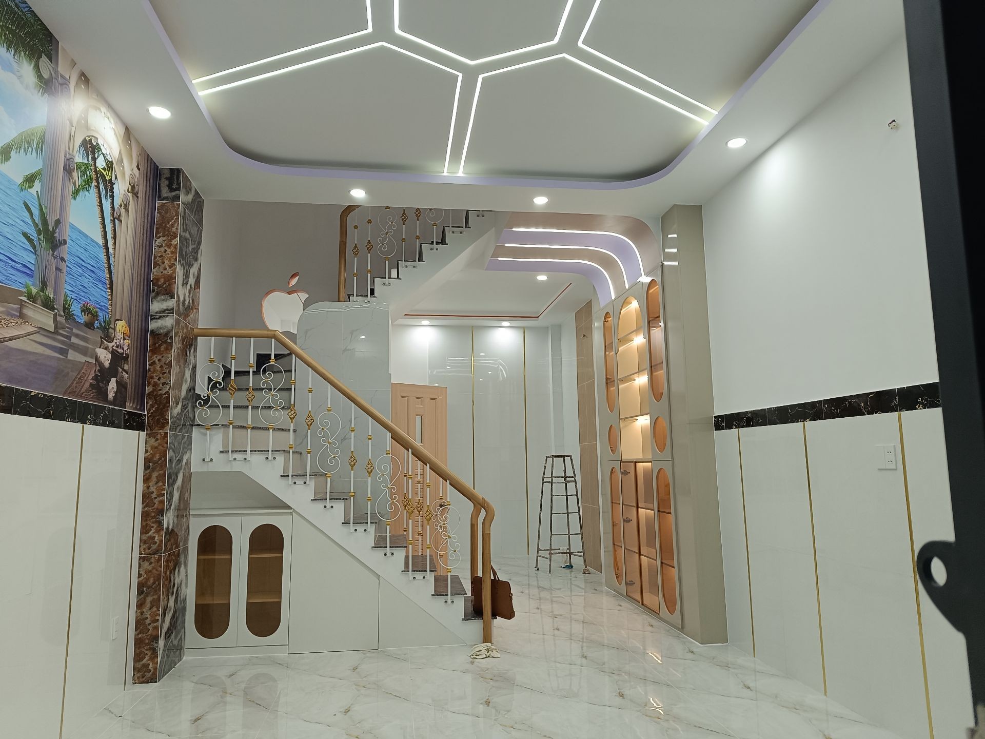Bán nhà riêng 3 tầng 4PN 5WC tại Bình Trị Đông, mặt tiền 4.4m, CCMB trong ngày.