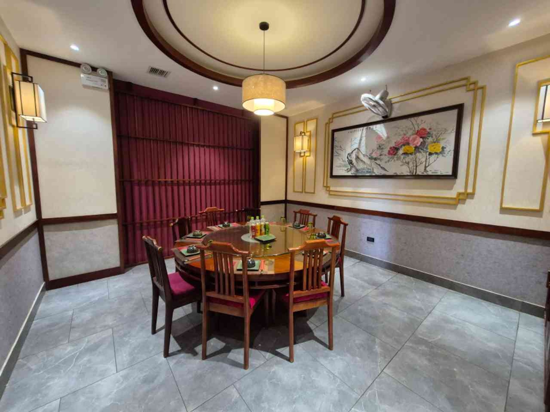 Bán nhà mặt phố Vũ Lăng, 3 tầng, mặt tiền rộng 9.9m, kinh doanh tốt