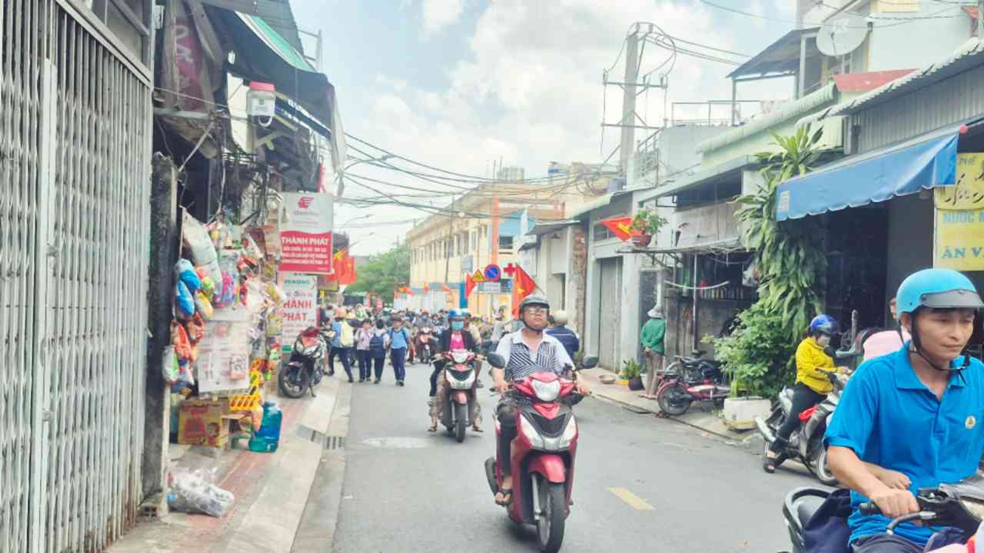 Nhà mặt phố 69m2 phường Tam Bình Thủ Đức giá 6.8 tỷ thương lượng