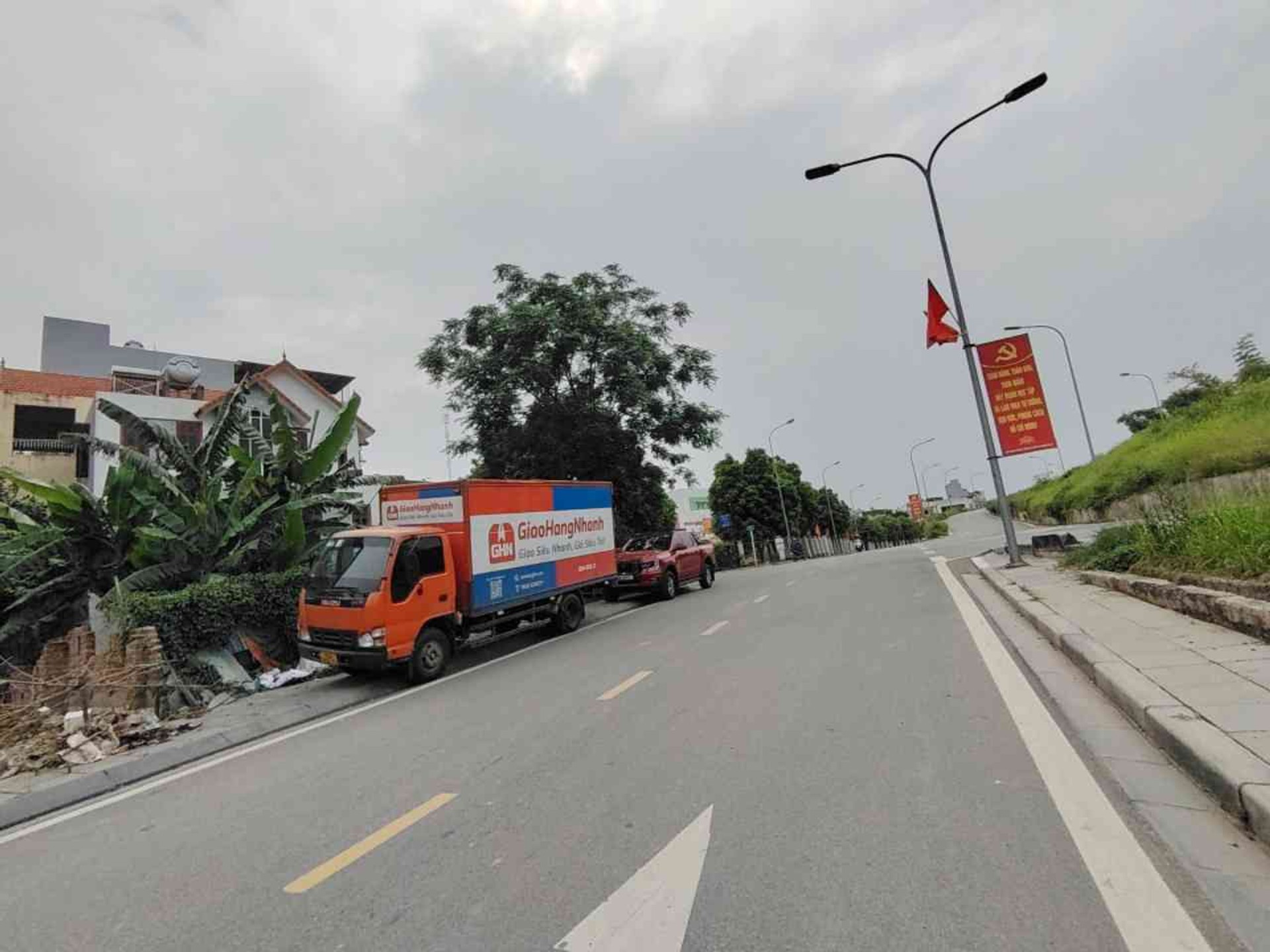 BÁN ĐẤT PHÚC LỢI 87.6M2- MT 7.6m- MẶT ĐƯỜNG, VỈA HÈ, Ô TÔ TRÁNH, KINH DOANH, VĂN PHÒNG.