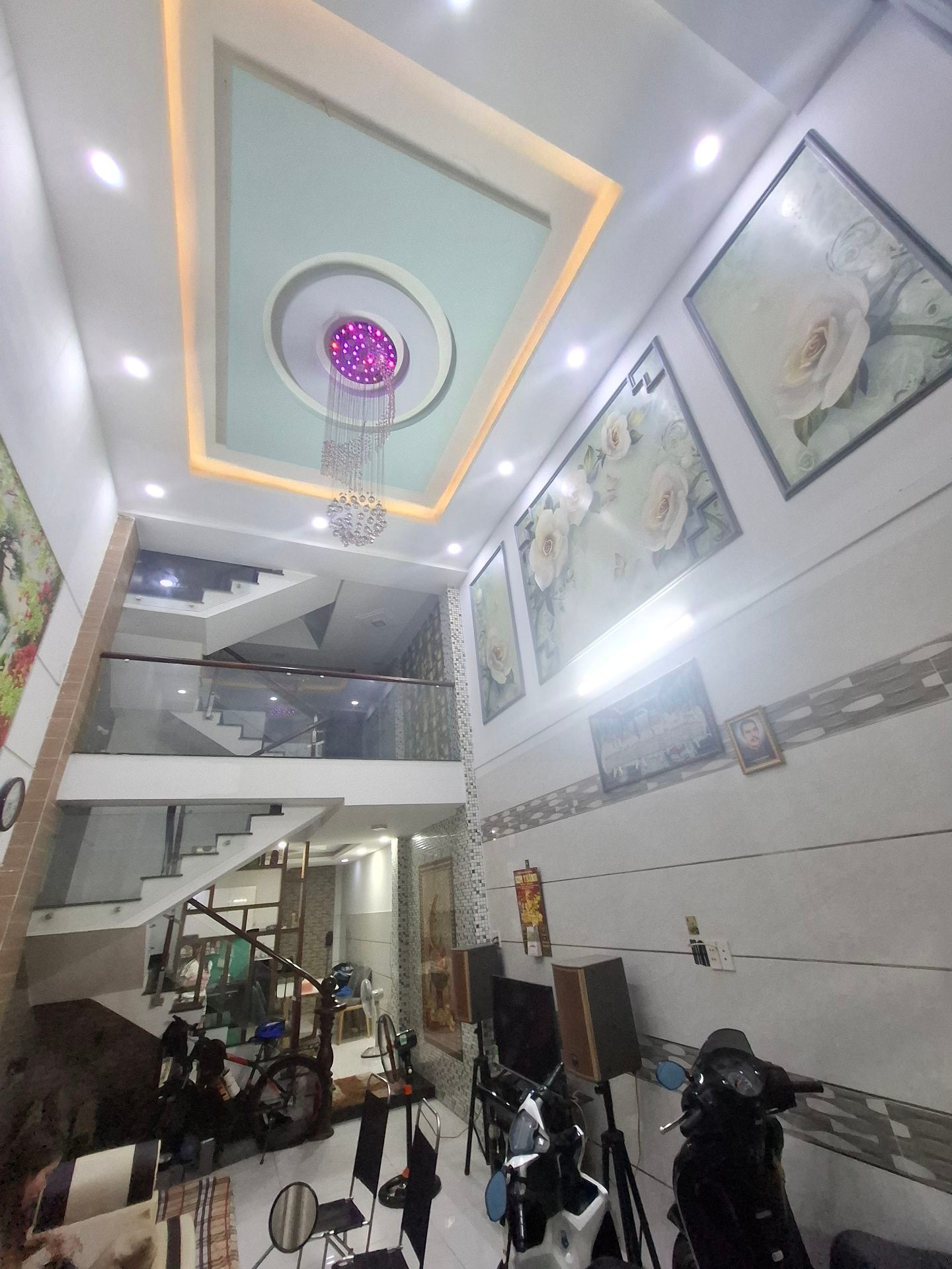 Nhà riêng 5 tầng kiên cố tại khu vực trung tâm quận với 5 phòng ngủ