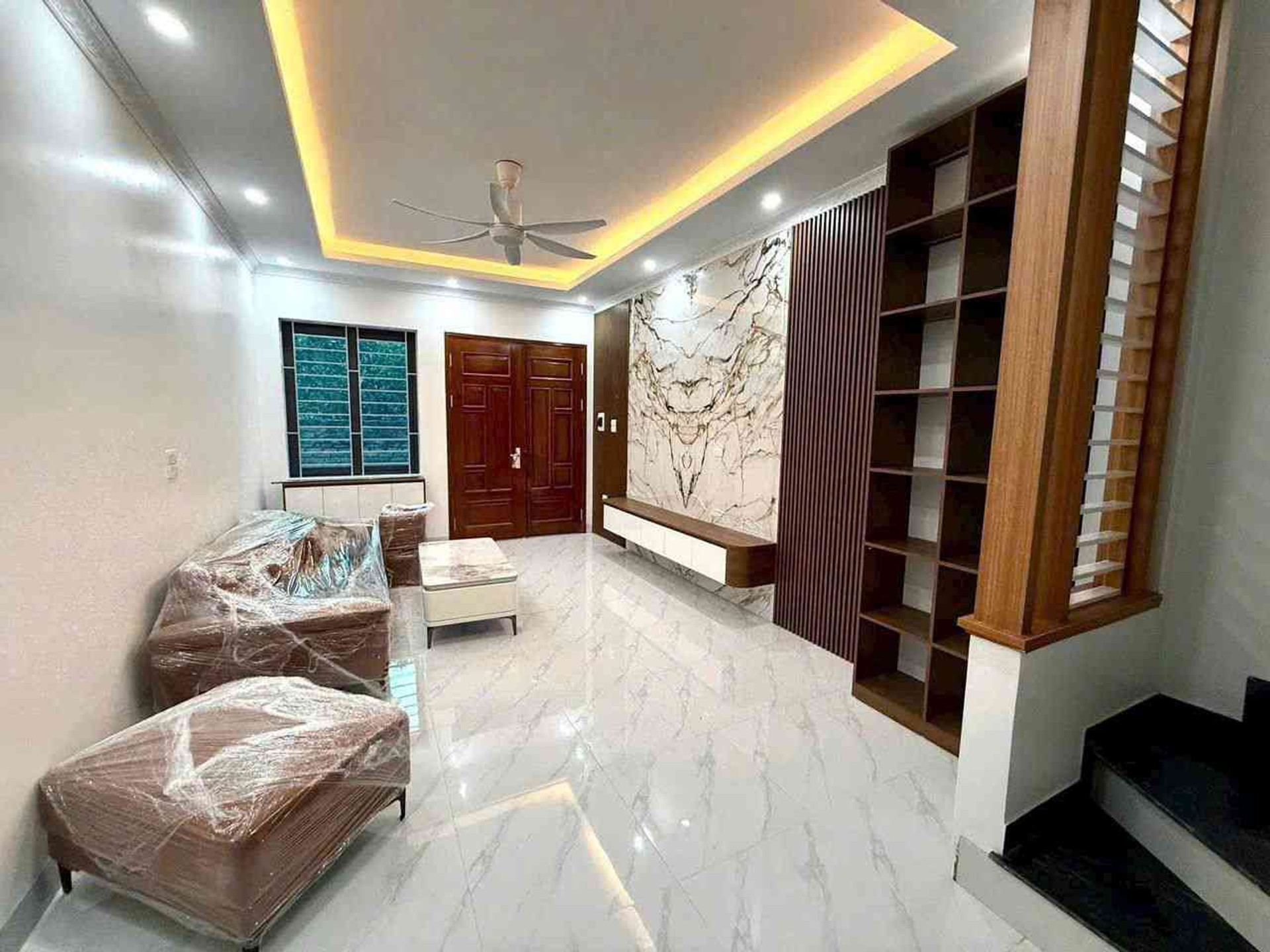 Bán nhà 5 tầng 4 phòng ngủ tại Thượng Cát giá 5.98 tỷ
