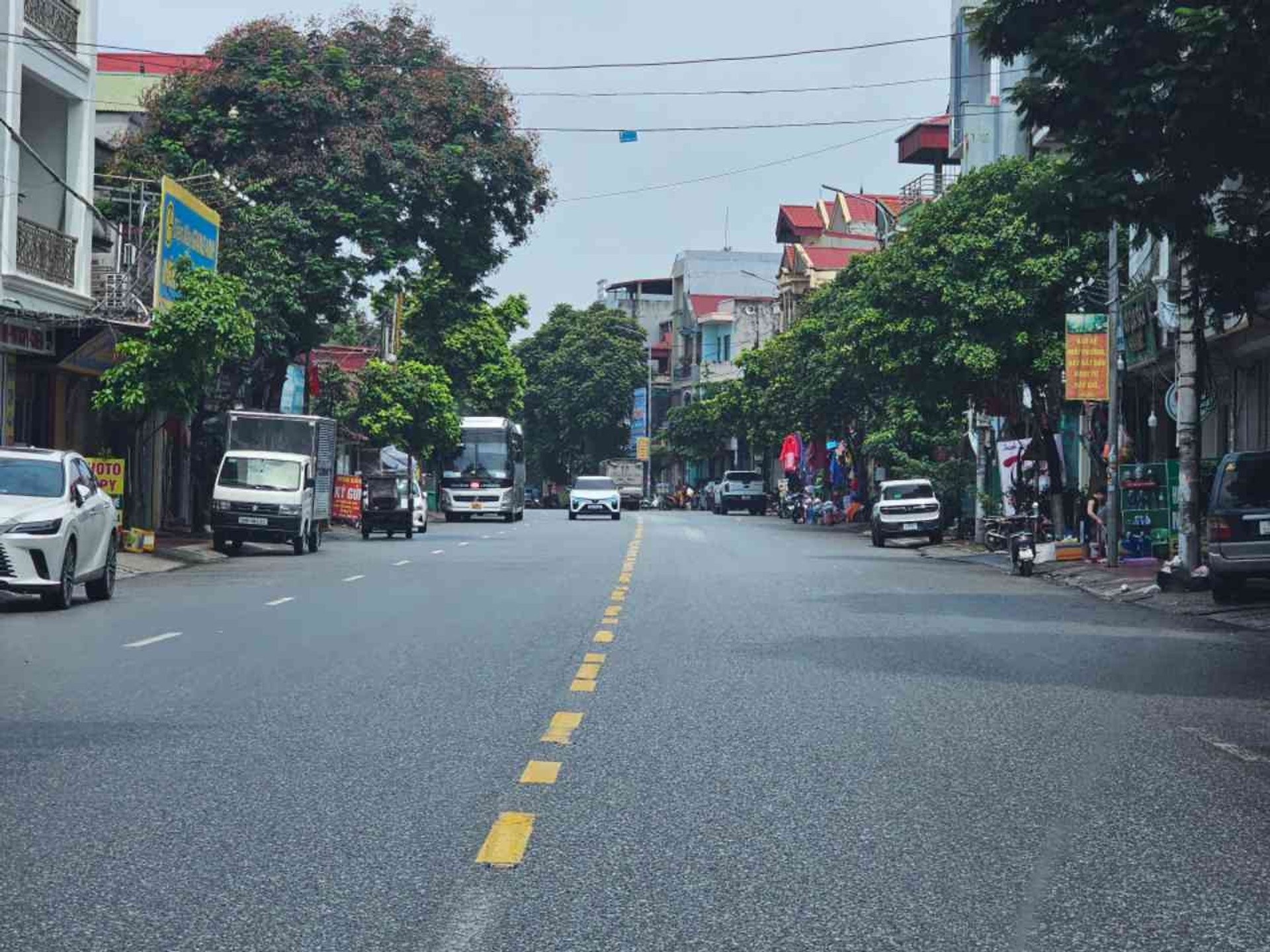 Nhà 3 tầng rộng rãi, vị trí siêu tiện lợi tại Đông Yên- Bắc Ninh