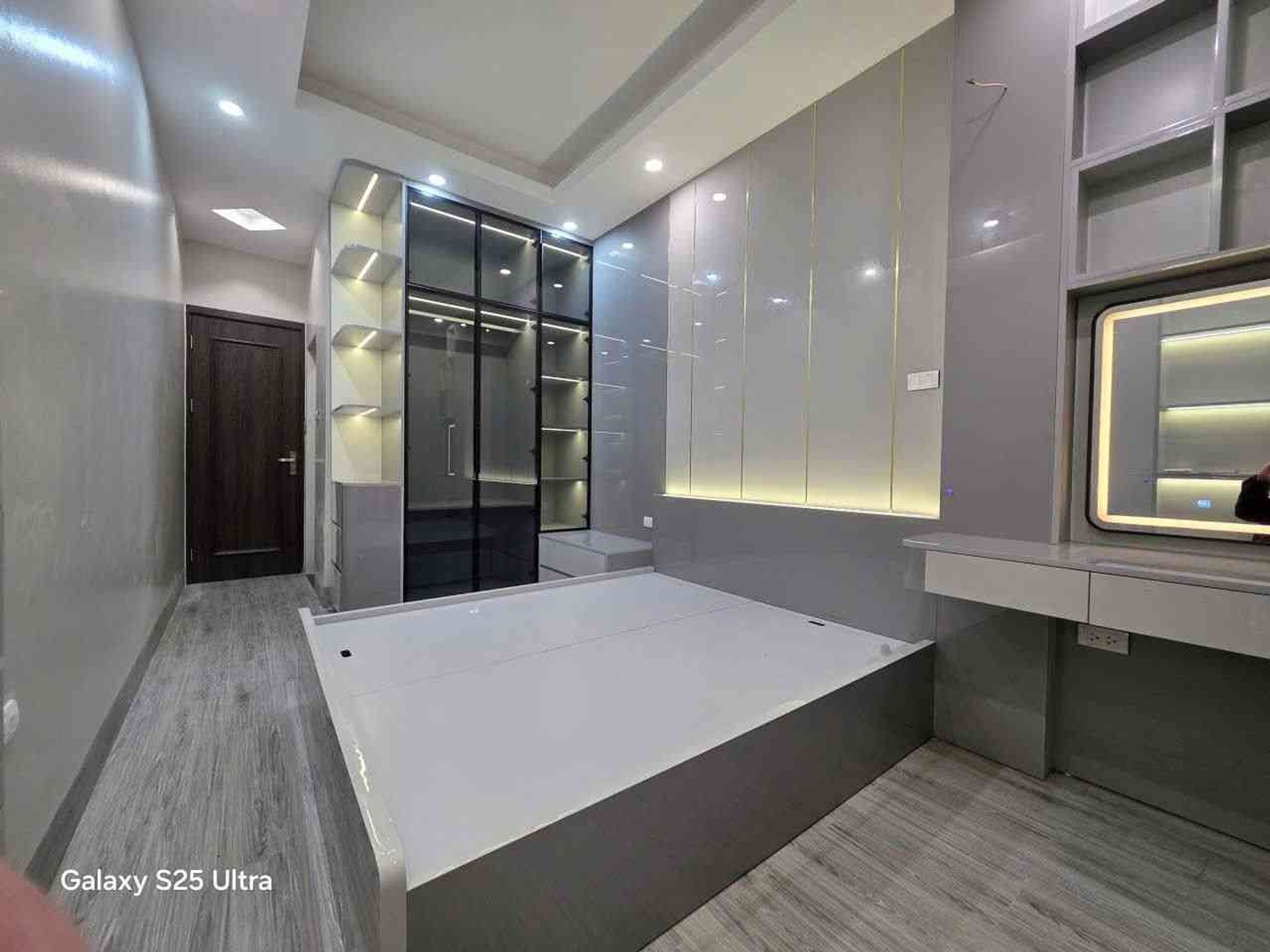 Bán nhà riêng 5 tầng tại phường Tam Trinh, gần ngã tư giao Minh Khai - Kim Ngưu