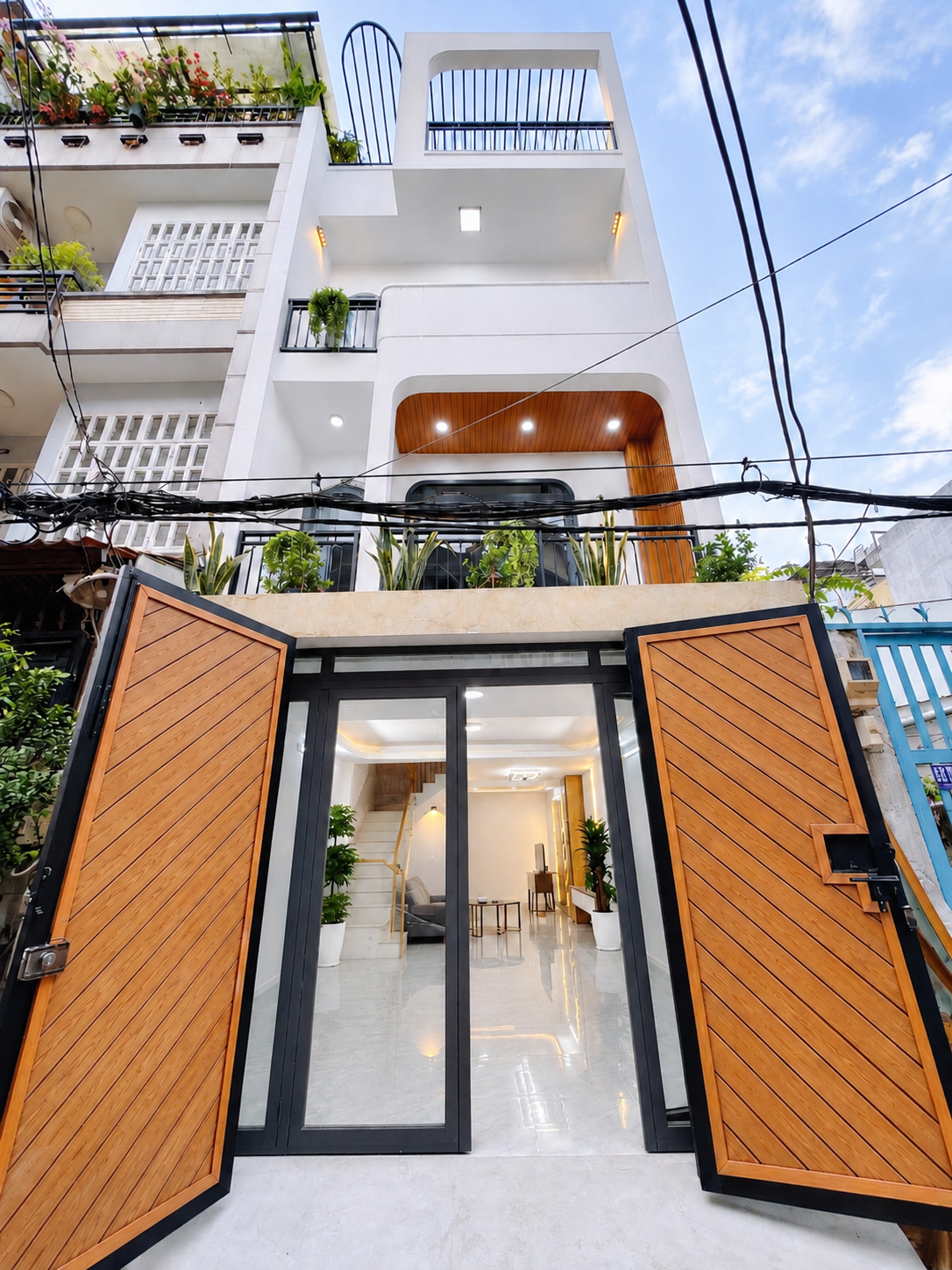 Bán nhà Nguyễn Thị Thập, 54.3m², 4 tầng, 4 phòng ngủ, giảm mạnh còn 11.75 tỷ