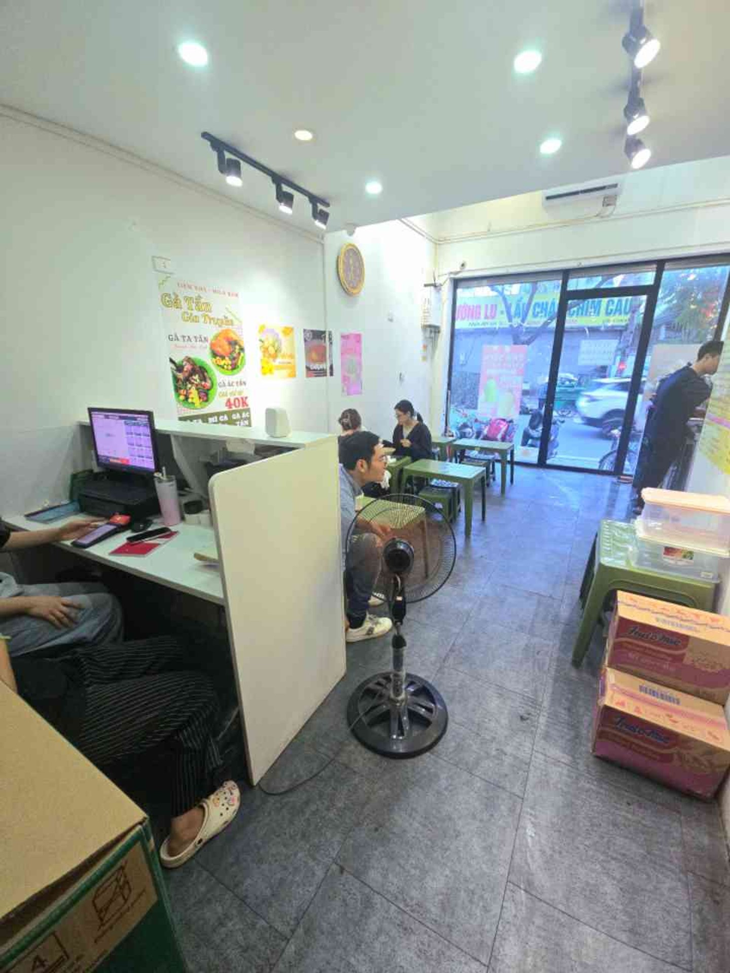 Nhà mặt phố Lạc Trung 4 tầng, 5 phòng ngủ, kinh doanh tốt