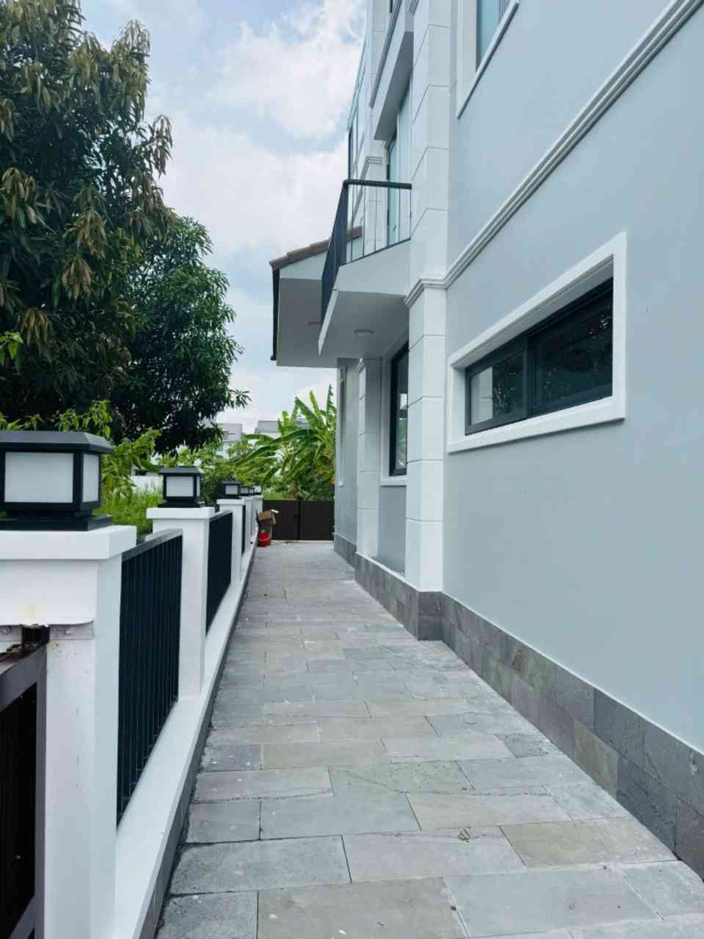 Bán Biệt thự 3 tầng khu Intresco 13E Bình Chánh giá 14 tỷ 0948769331