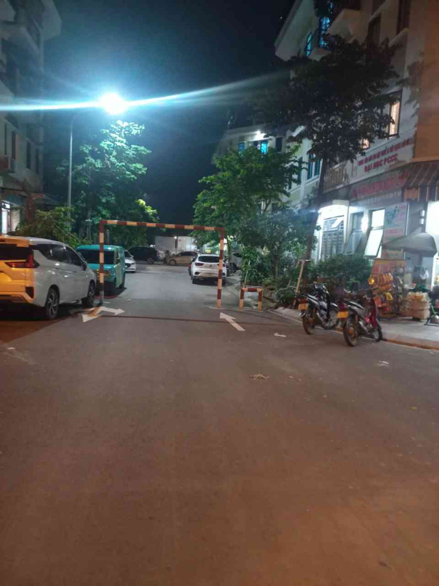 liền kề xinh xắn, trọn tiện nghi tại Phú Lương 63m 5 tầng mặt tiền 5m giá chỉ 13.x