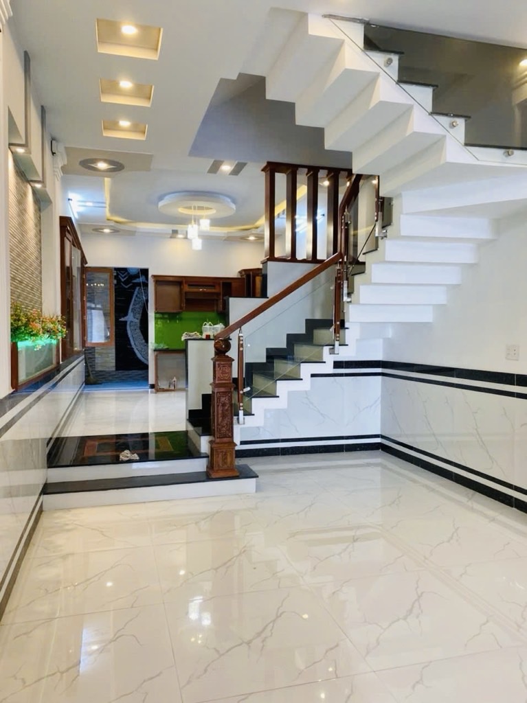 Bán nhà mặt phố 4 tầng, diện tích 65.9m2, quận Thới An