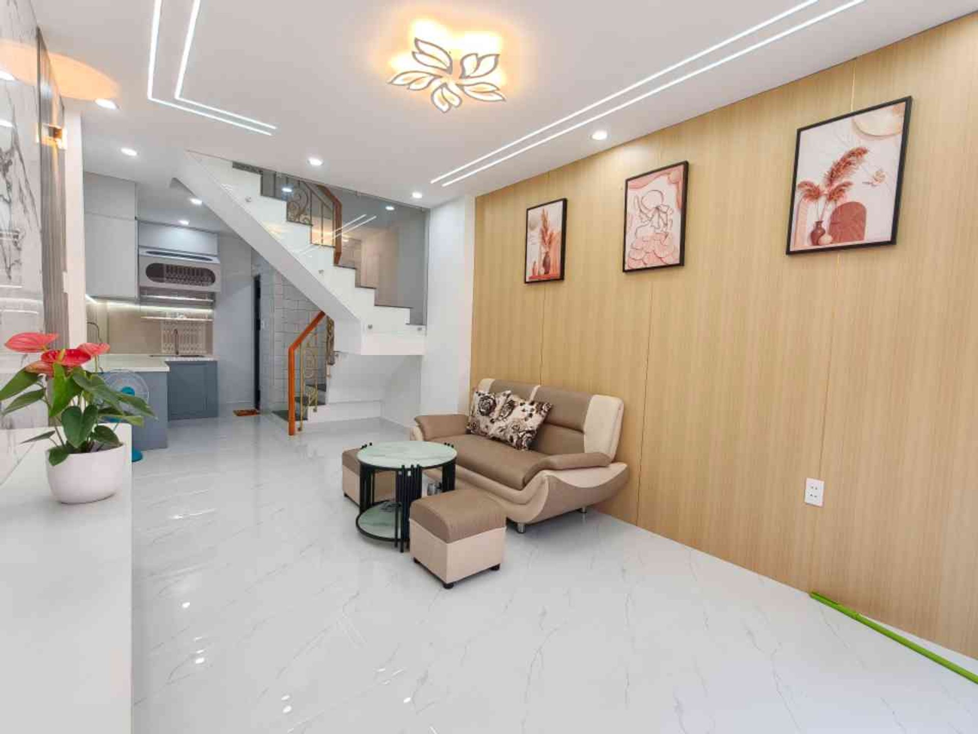 Nhà mới full nội thất, sát mặt tiền Phú Thọ Hoà Tân Phú, 2 tầng 25m2 chỉ 3.x tỷ
