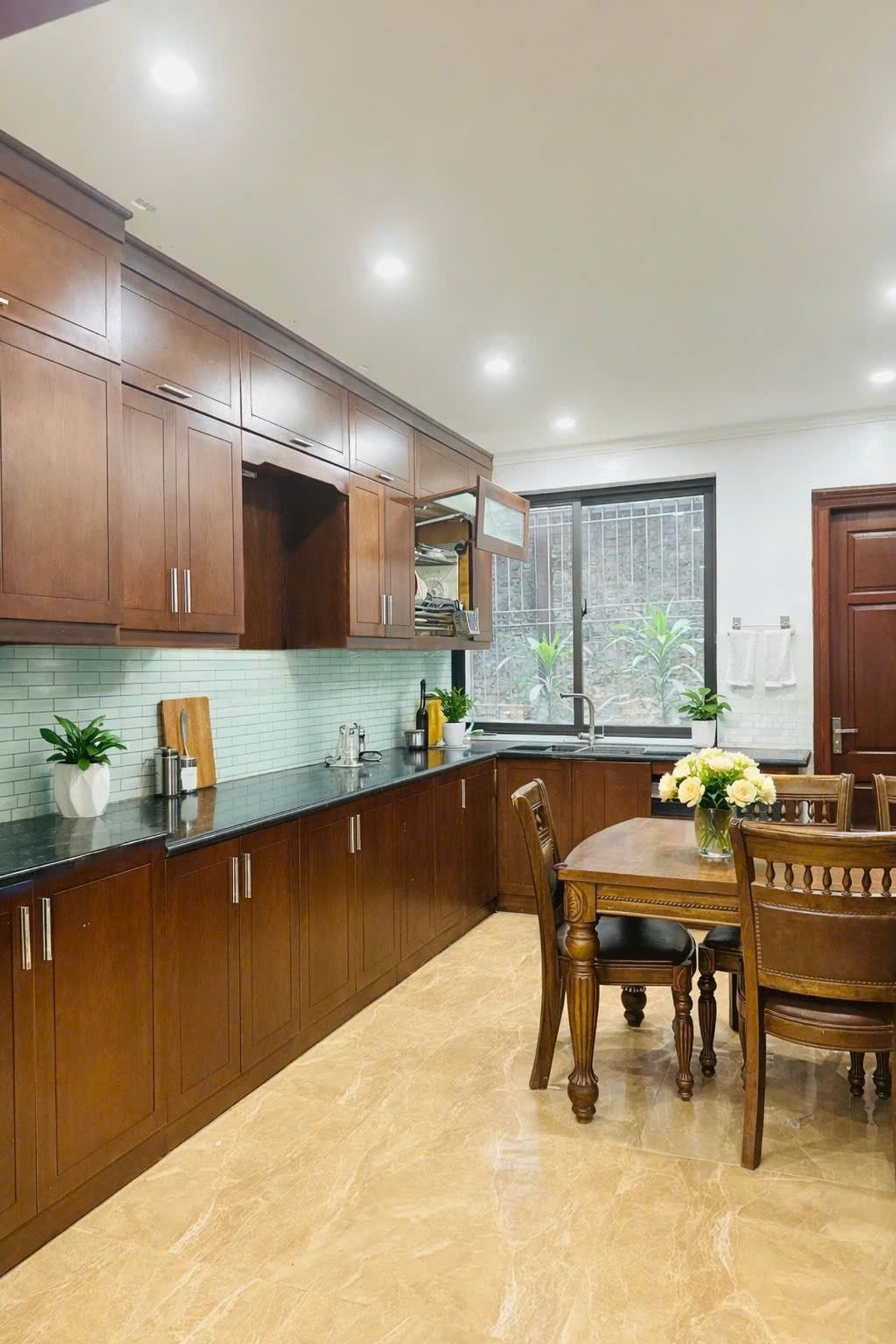 Nhà mặt phố kinh doanh đẳng cấp tại Khu Đô Thị Văn Phú, Hà Đông 110m2, 6 tầng, Thang Máy.
