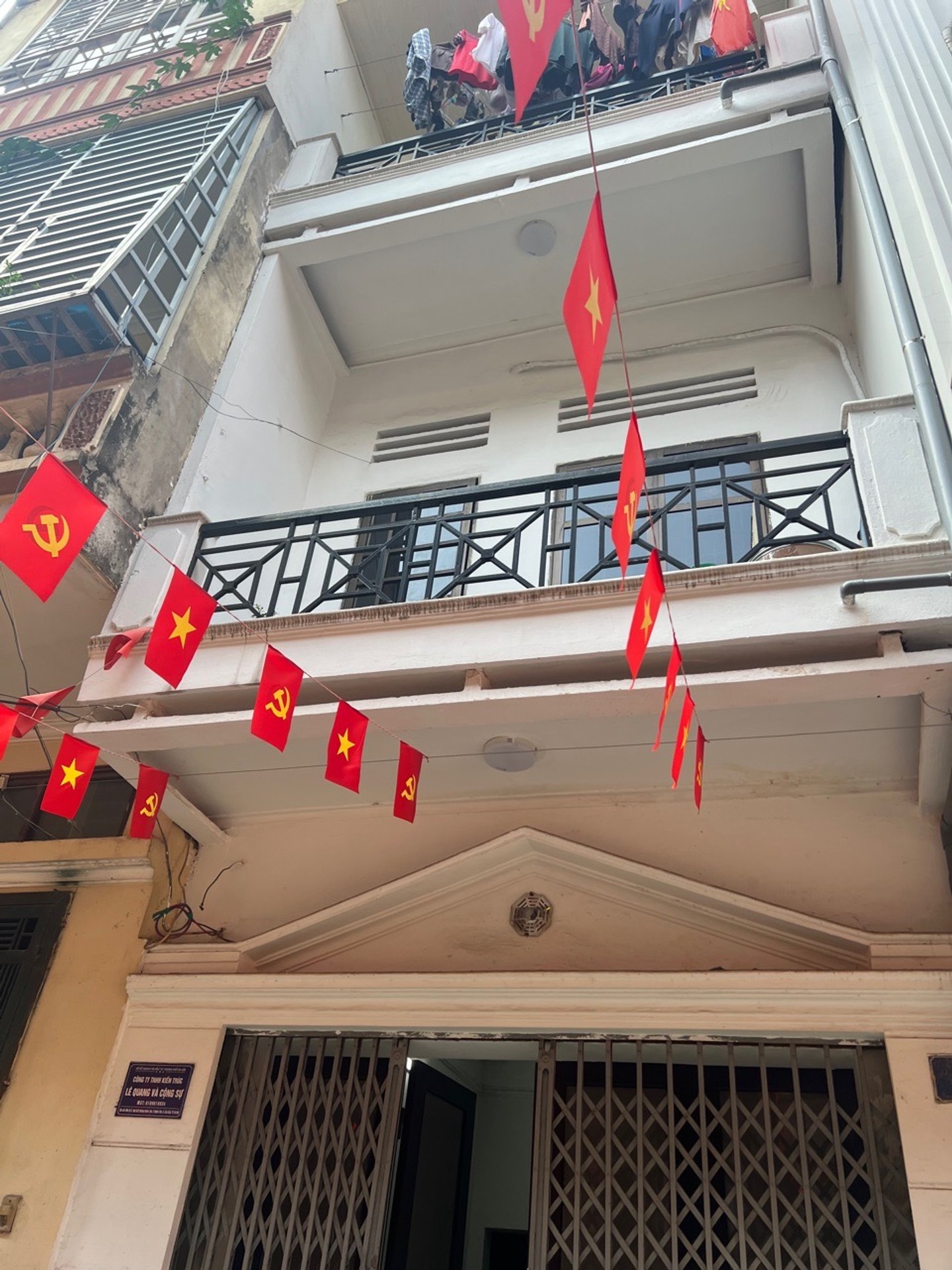 HOT! TRUNG TÂM VĂN QUÁN VÀI BƯỚC RA PHỐ - 40M2 x 4 TẦNG - GIÁ CHÀO 8 TỶ 3.