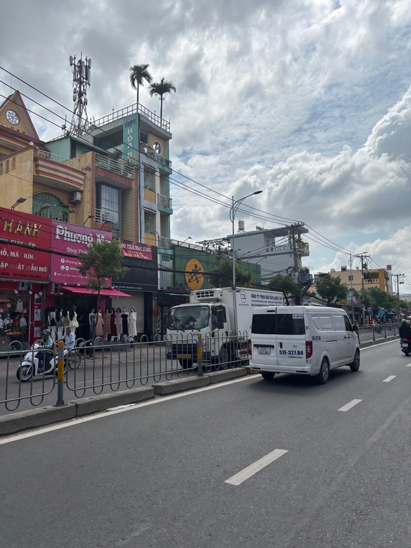 Cơ hội vàng sở hữu nhà riêng 3 tầng, vị trí góc đẹp ở Lê Văn Quới
