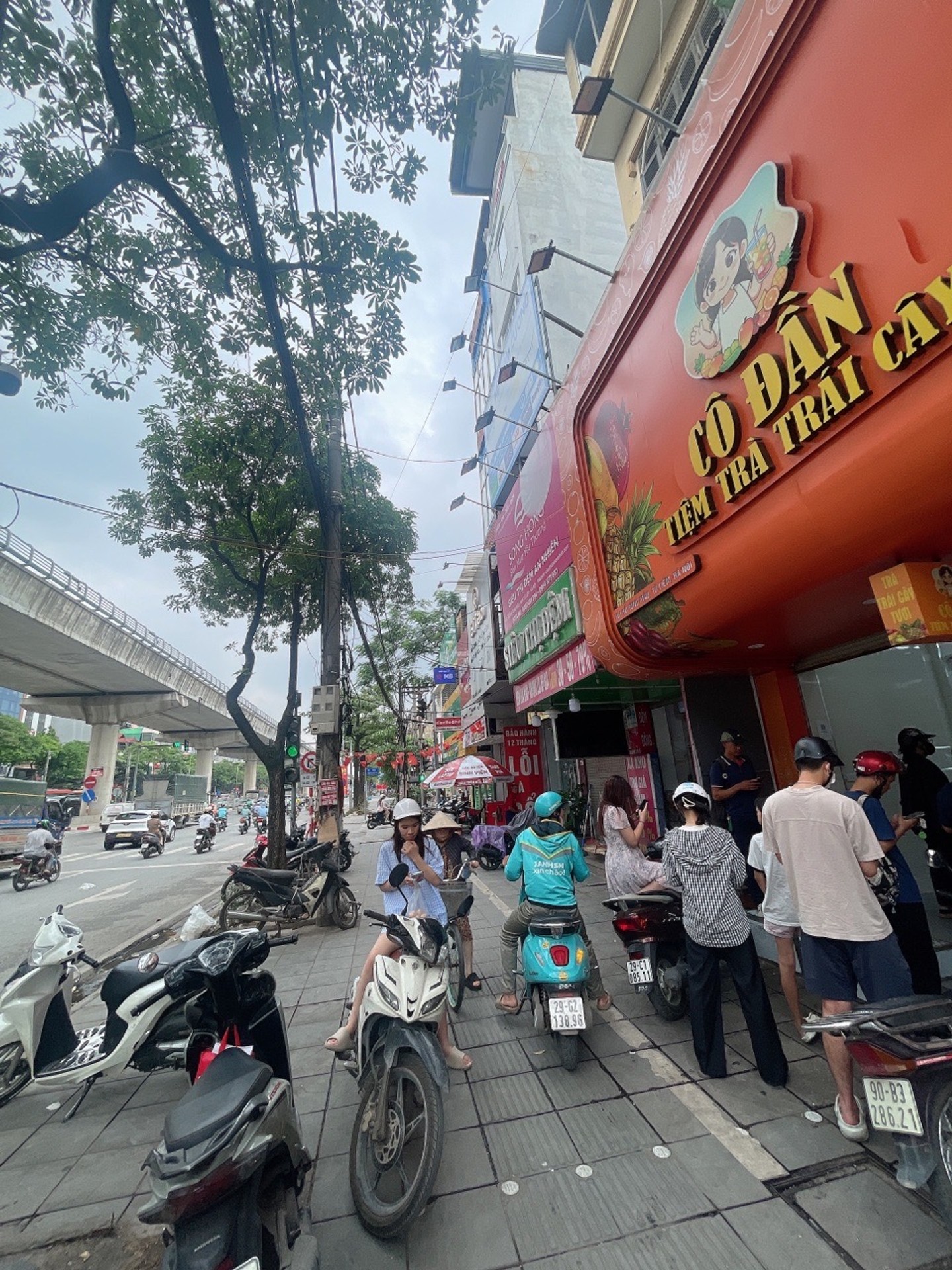 Nhà mặt phố Hồ Tùng Mậu – Vỉa hè rộng, kinh doanh sầm uất