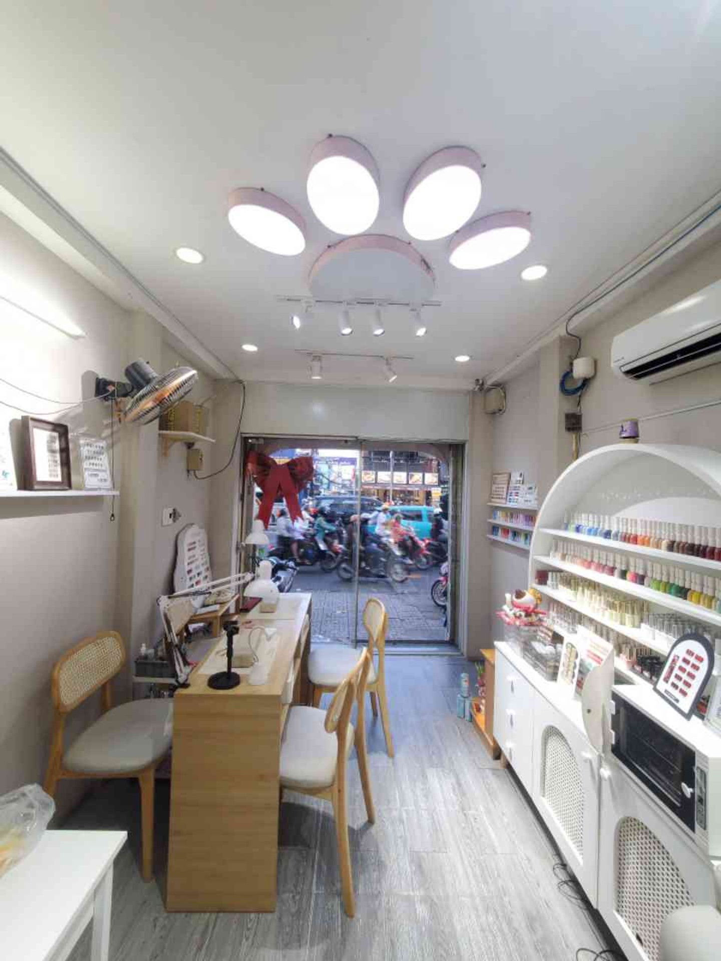 Nhà mặt phố 3 tầng tại Phan Văn Trị, kinh doanh thuận lợi với mặt tiền 3m